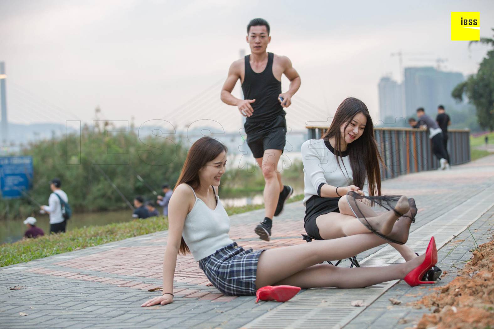 [IESS异思趣向] 2019.01.02《魔鬼周三》特刊49期：九妹、佳佳 钓鱼还是钓丝？Ⅱ 在线浏览 – 图云谷-图云谷