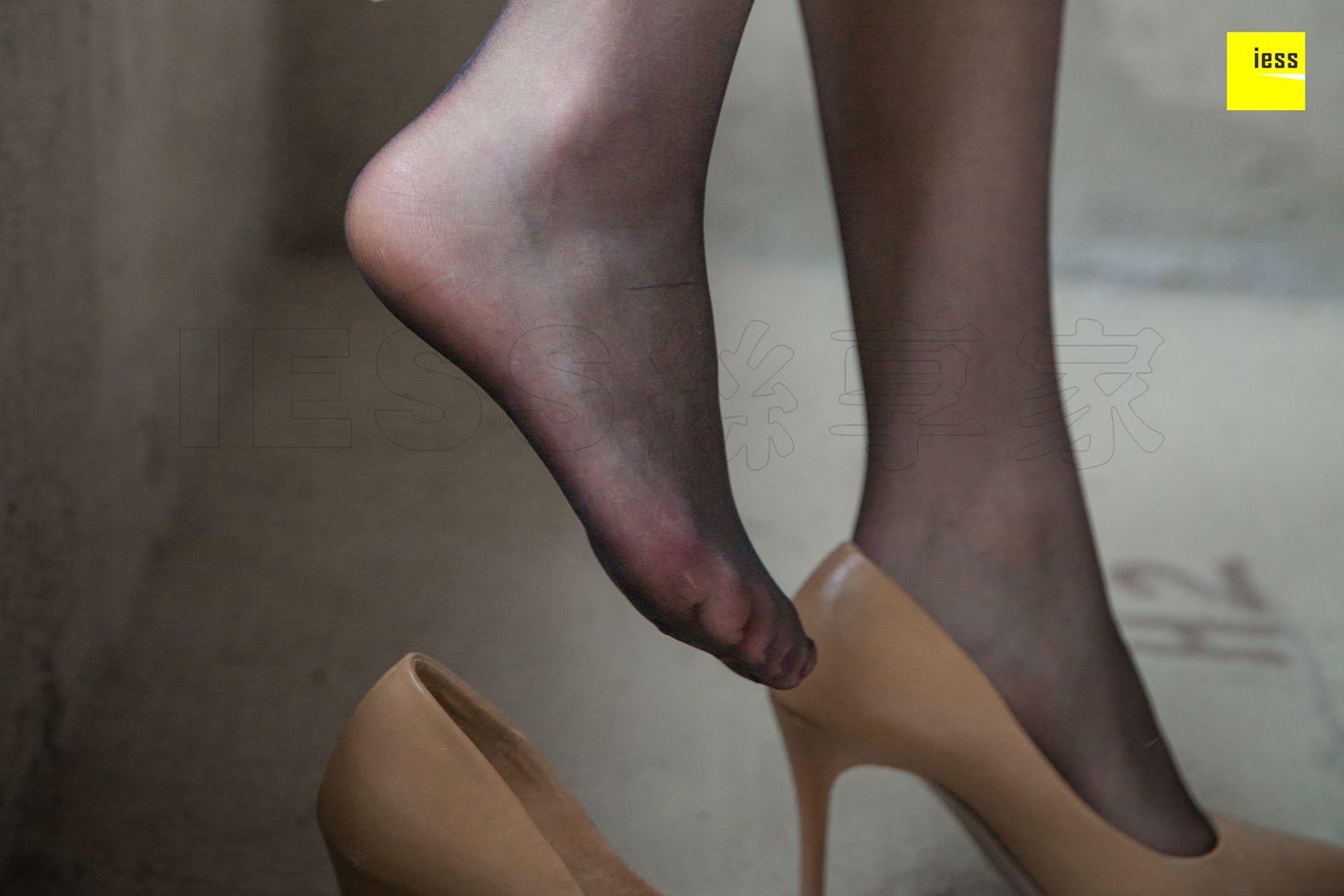 图片[58]-[IESS异思趣向] 2018.11.21《魔鬼周三》特刊43期：云芝 卖毛坯房的黑丝销售 在线浏览 – 速更版-美库