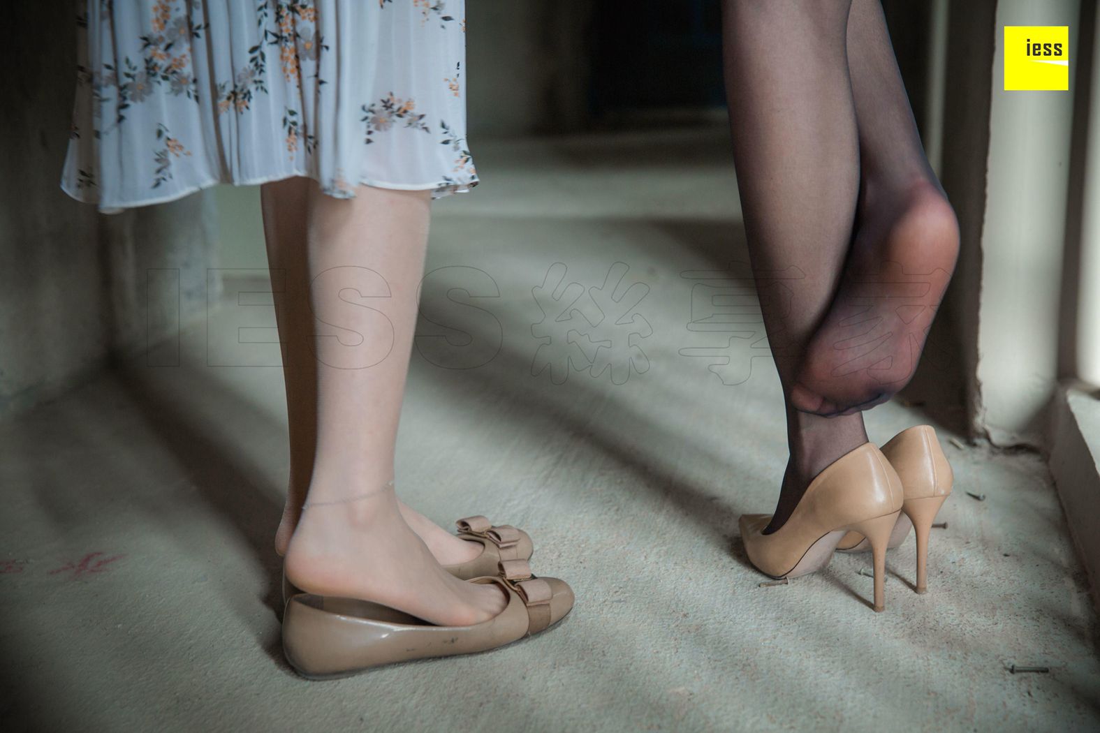 图片[32]-[IESS异思趣向] 2018.11.28《魔鬼周三》特刊44期：佳佳、云芝 销售的肉丝女客户 在线浏览 – 速更版-美库