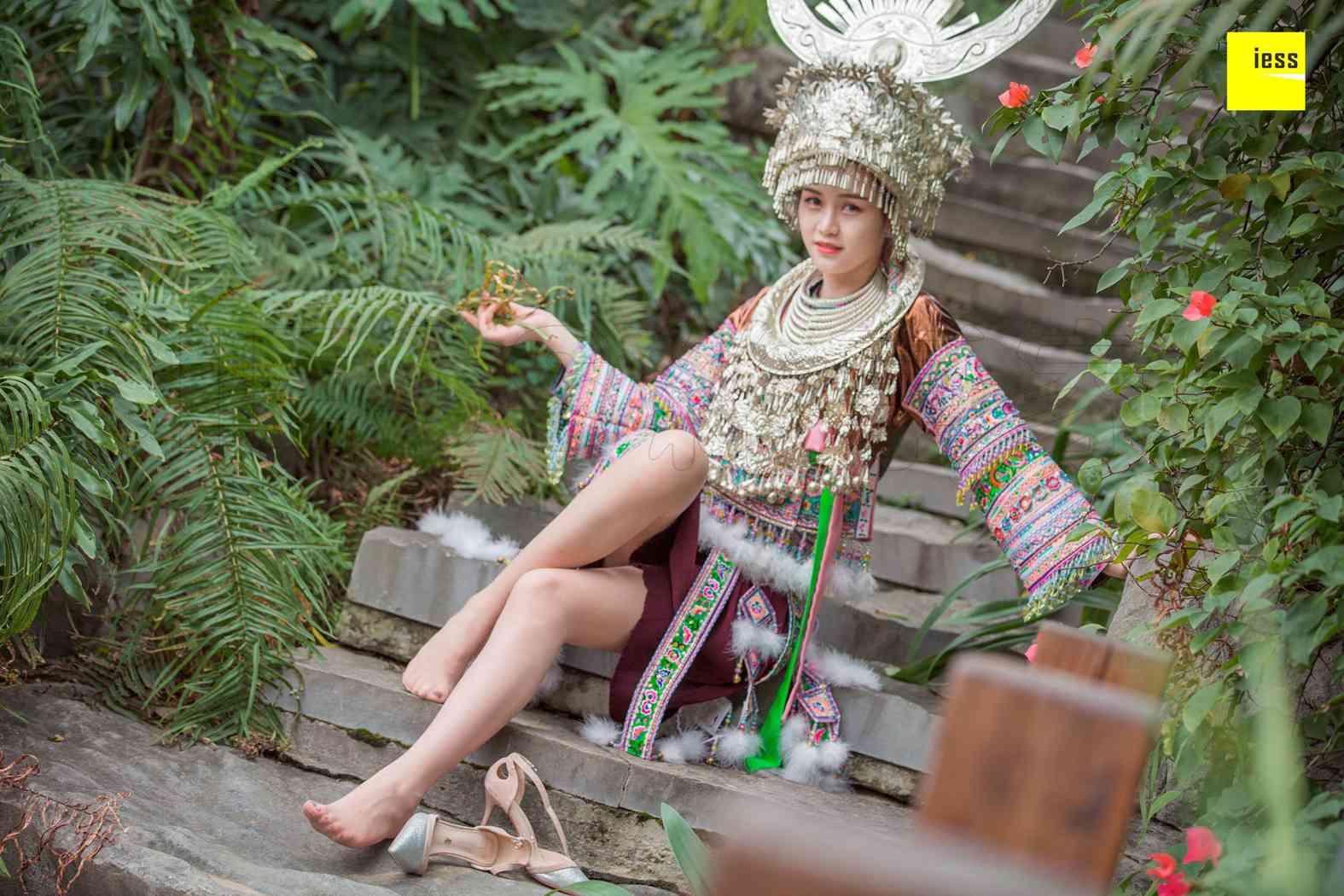 图片[79]-[IESS异思趣向] 2018.12.05《魔鬼周三》特刊45期：九妹 穿丝的苗族九妹 在线浏览 – 速更版-美库