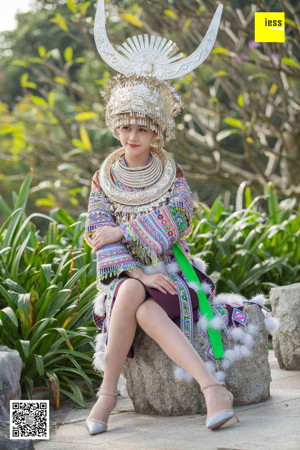 图片[18]-[IESS异思趣向] 2018.12.05《魔鬼周三》特刊45期：九妹 穿丝的苗族九妹 在线浏览 – 速更版-美库