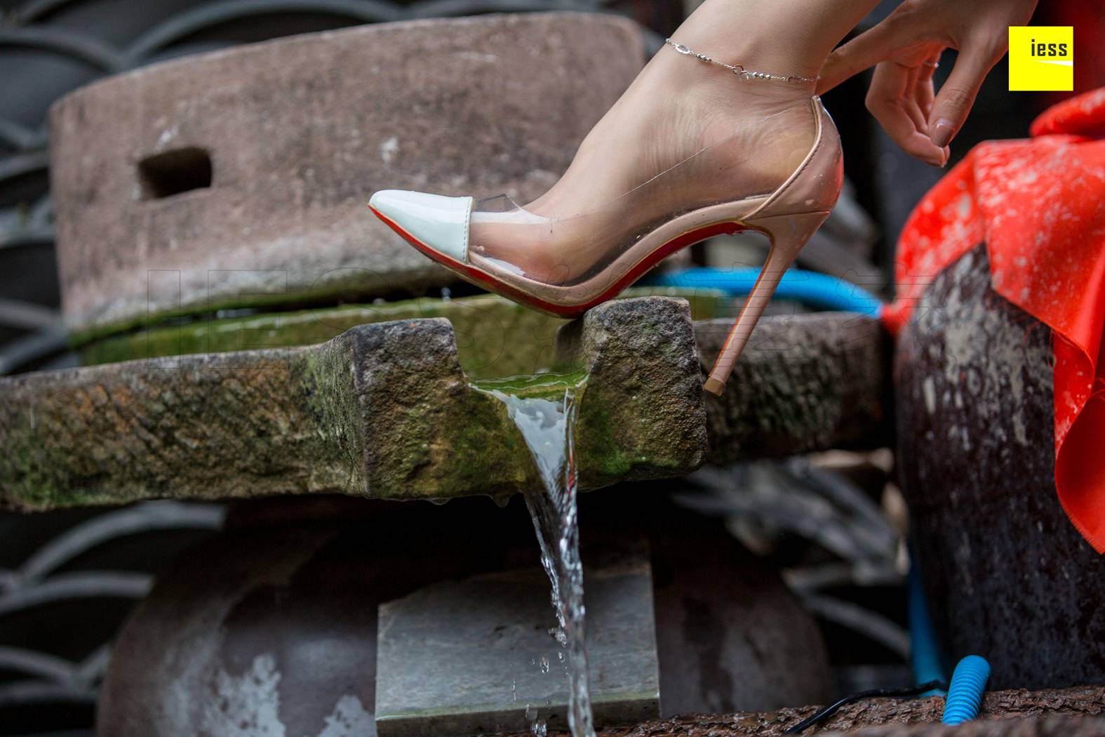 图片[54]-[IESS异思趣向] 2018.12.12《魔鬼周三》特刊46期：佳佳、云芝 两个闺蜜一条街 在线浏览 – 速更版-美库