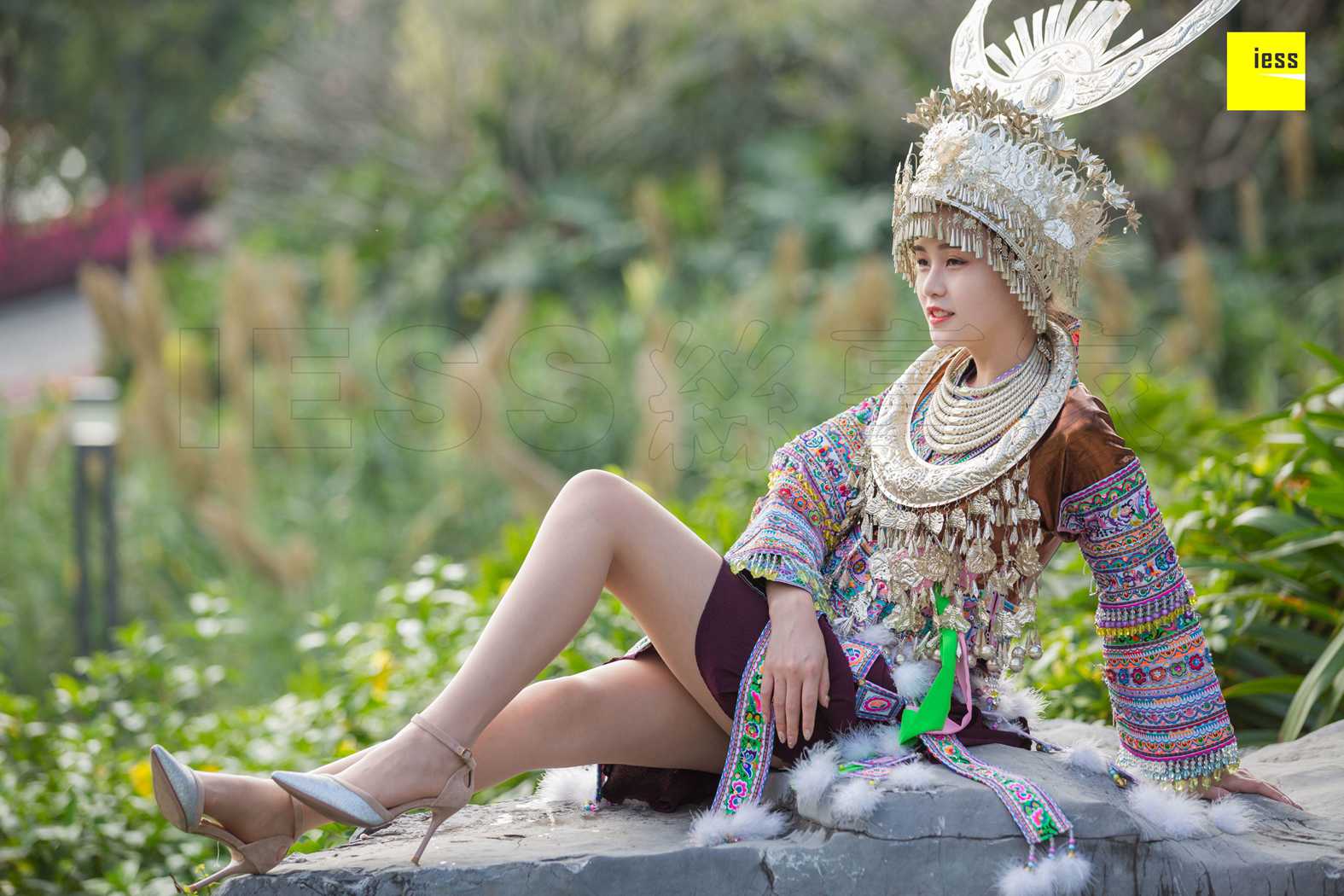 图片[74]-[IESS异思趣向] 2018.12.05《魔鬼周三》特刊45期：九妹 穿丝的苗族九妹 在线浏览 – 速更版-美库