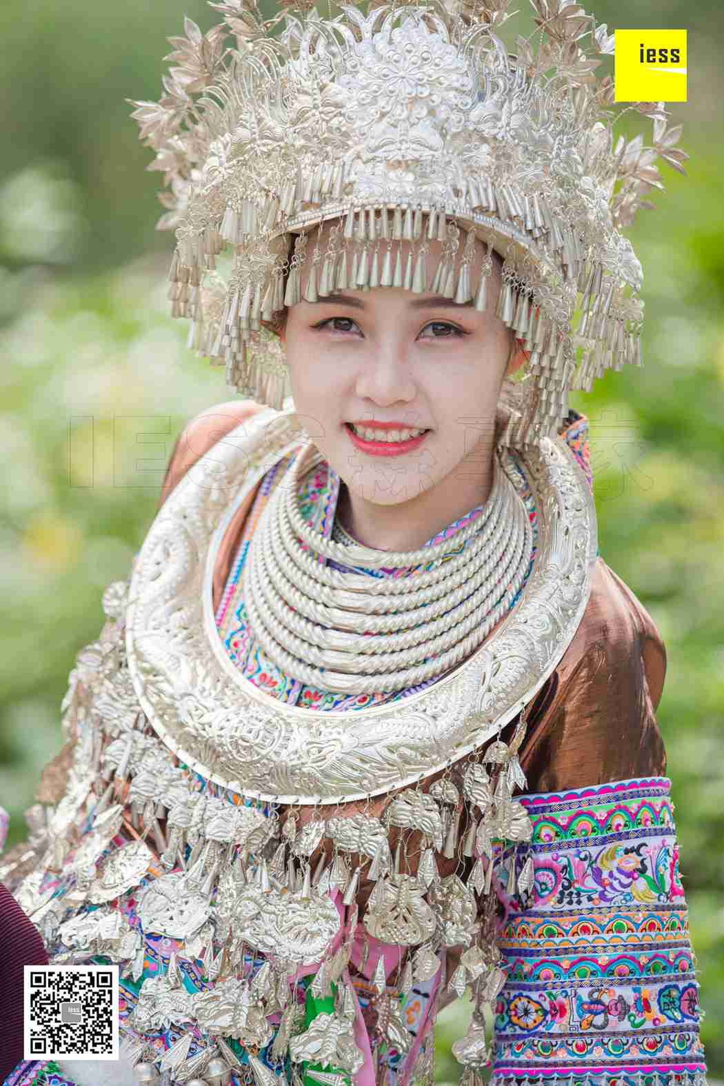 图片[32]-[IESS异思趣向] 2018.12.05《魔鬼周三》特刊45期：九妹 穿丝的苗族九妹 在线浏览 – 速更版-美库