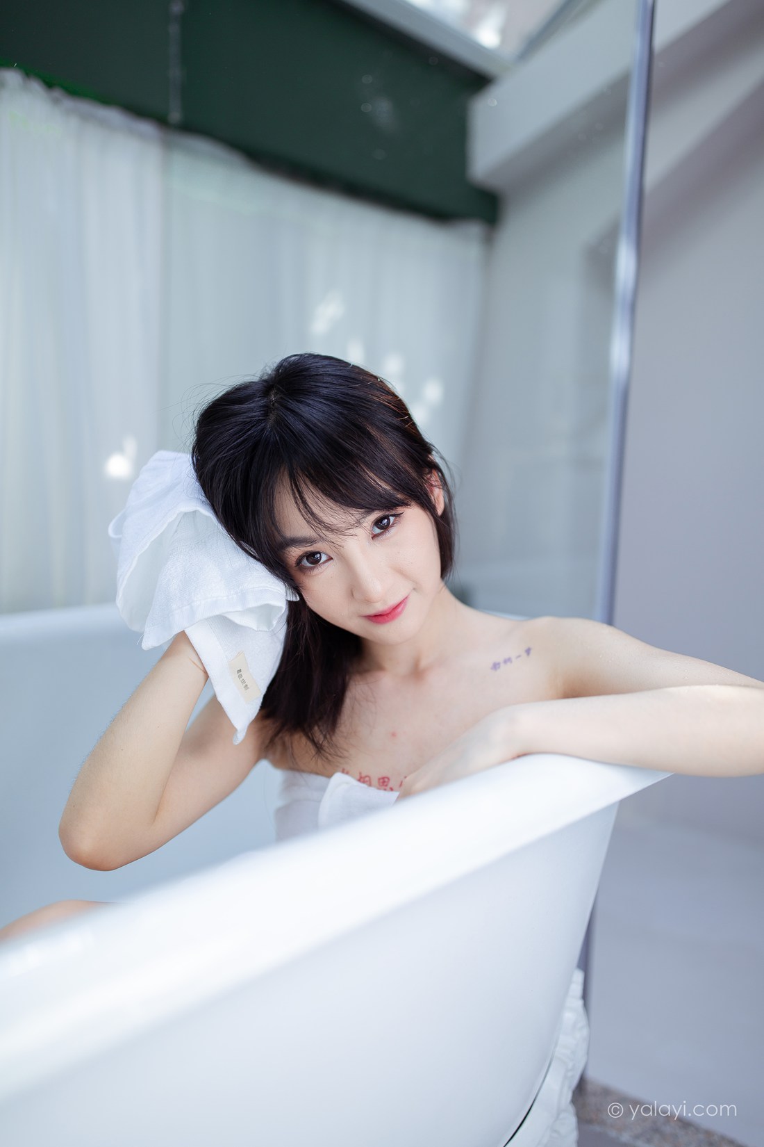 图片[39]-[YALAYI雅拉伊]2020.08.06 NO.684 落落《清凉一夏》在线浏览 – 速更版-美库