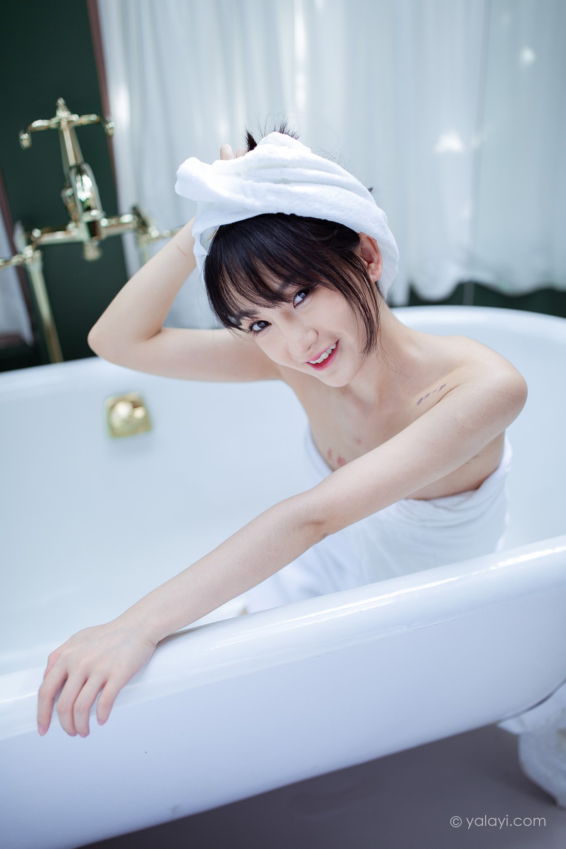 图片[14]-[YALAYI雅拉伊]2020.08.06 NO.684 落落《清凉一夏》在线浏览 – 速更版-美库