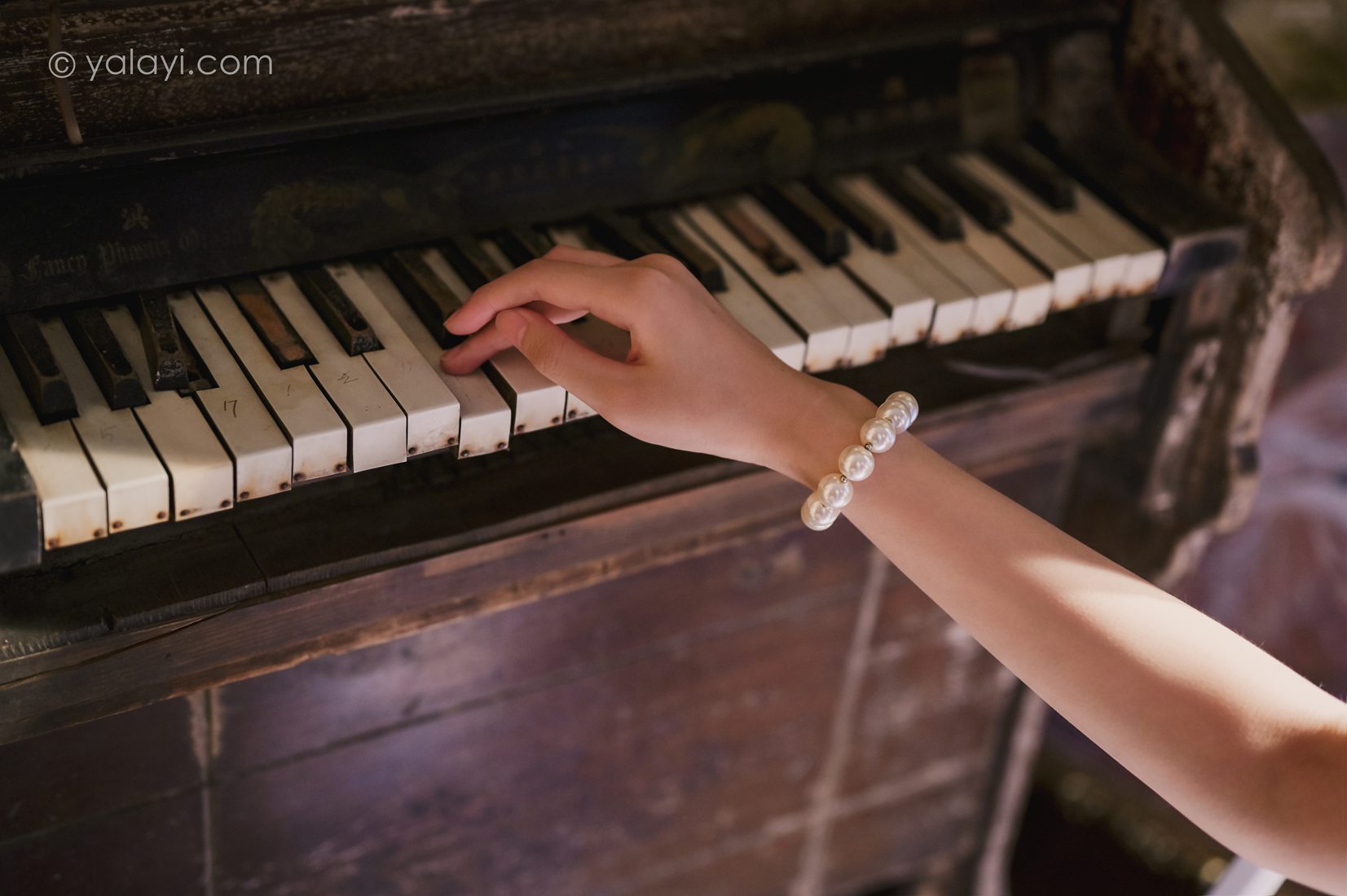 图片[28]-[YALAYI雅拉伊] 2020.08.12 NO.688 方岚《盼》在线浏览 – 速更版-美库