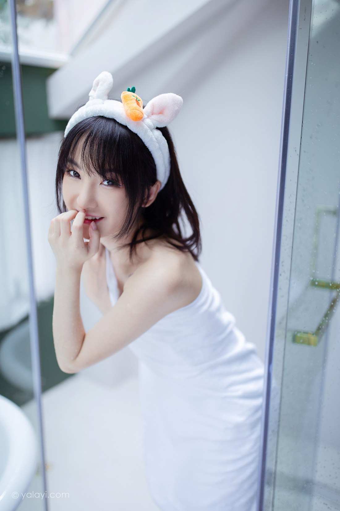 图片[13]-[YALAYI雅拉伊]2020.08.06 NO.684 落落《清凉一夏》在线浏览 – 速更版-美库