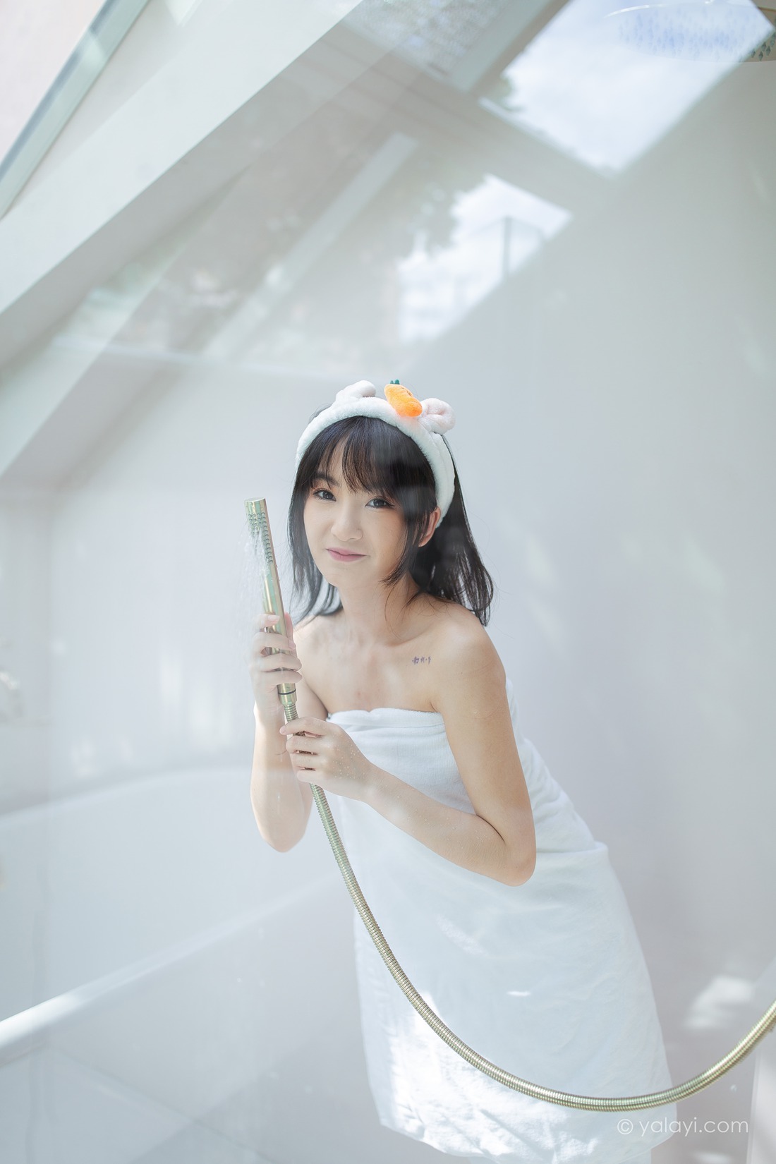 图片[41]-[YALAYI雅拉伊]2020.08.06 NO.684 落落《清凉一夏》在线浏览 – 速更版-美库