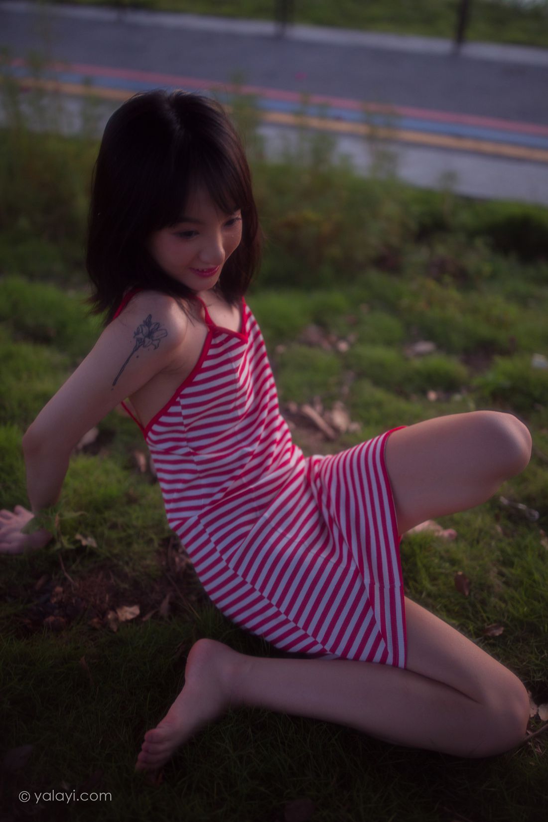 图片[39]-[YALAYI雅拉伊] 2020.08.17 NO.690 落落《红了》在线浏览 – 速更版-美库