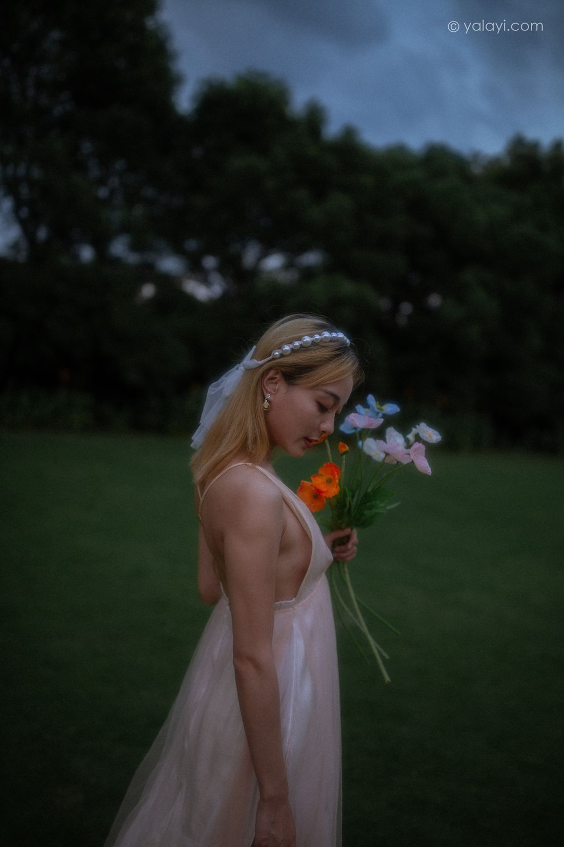 图片[16]-[YALAYI雅拉伊] 2020.08.28 NO.695 米粒米粒《救赎》在线浏览 – 速更版-美库