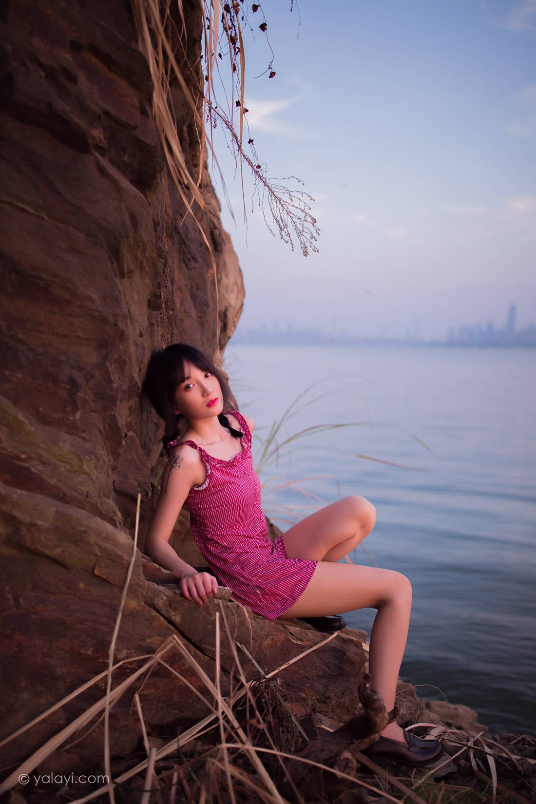 图片[3]-[YALAYI雅拉伊] 2020.09.14 No.702 暮色 落落 在线浏览 – 速更版-美库