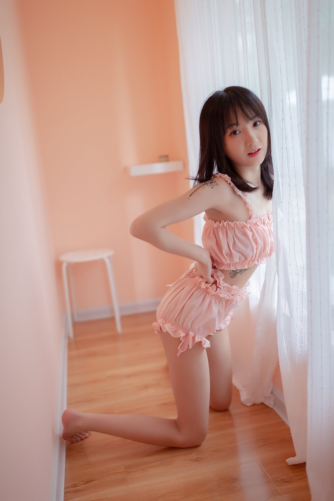 图片[12]-[YALAYI雅拉伊]2020.09.02 NO.697 落落《女友宅日志》在线浏览 – 速更版-美库