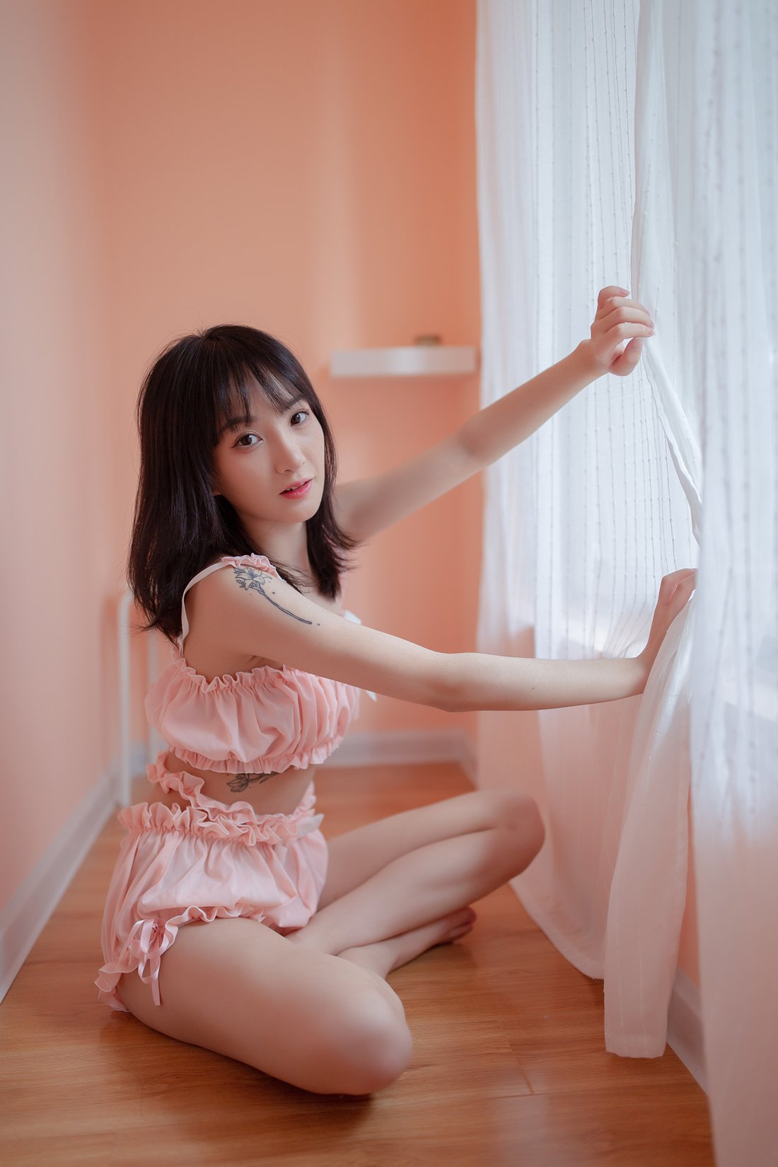 图片[54]-[YALAYI雅拉伊]2020.09.02 NO.697 落落《女友宅日志》在线浏览 – 速更版-美库