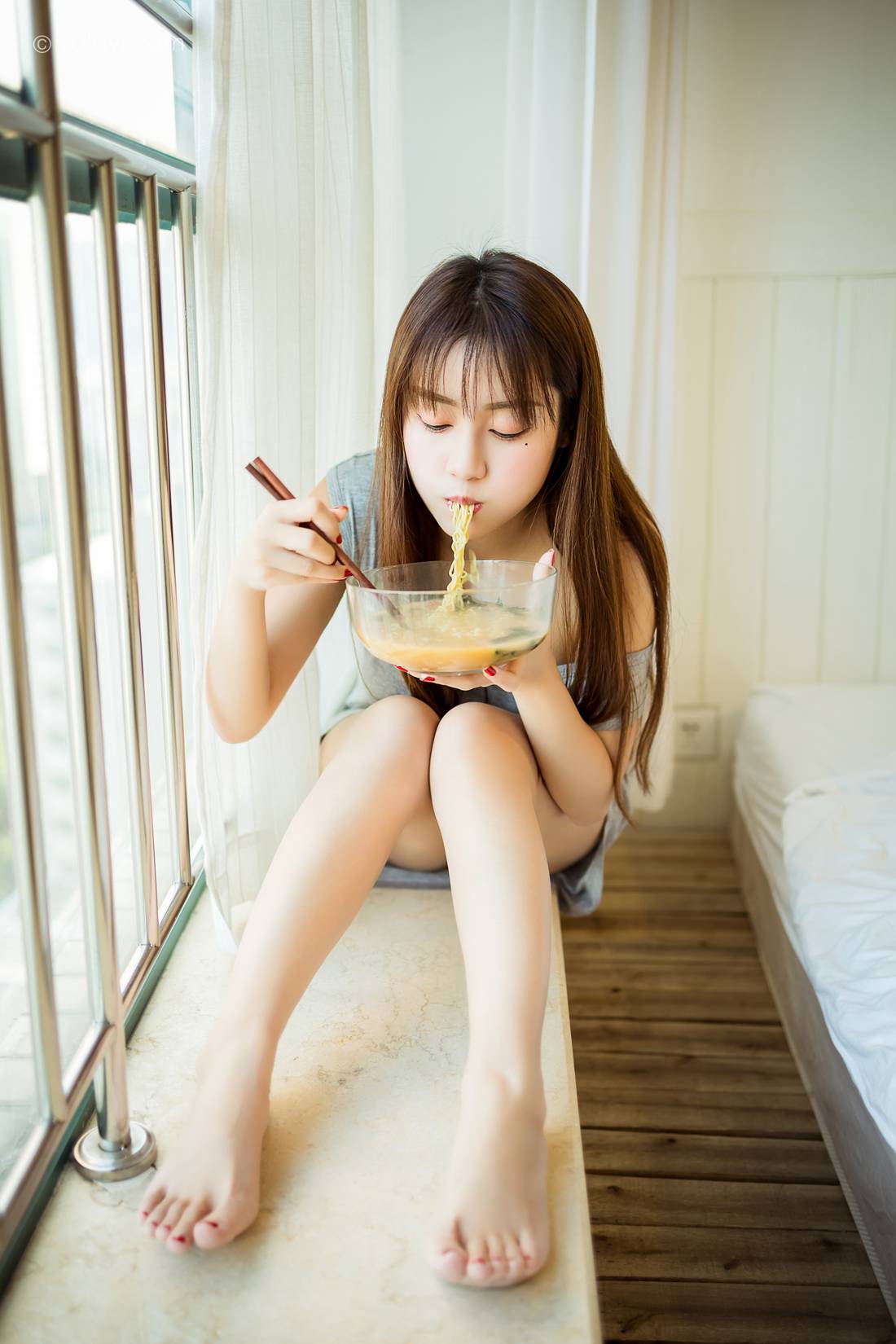 图片[35]-[YALAYI雅拉伊] 2020.10.02 No.710 吃货女友 虞艺 在线浏览 – 速更版-美库