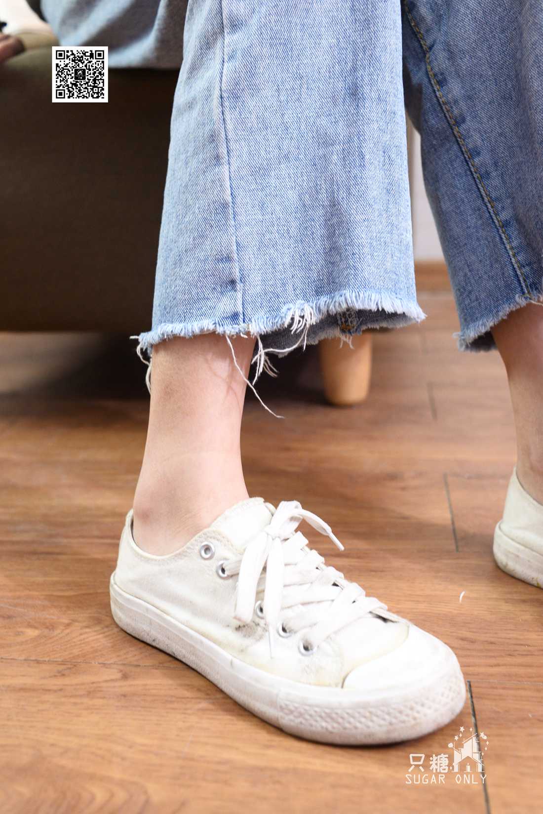 图片[77]-[只糖棉袜] NO.049 小白鞋里的一抹红 在线浏览 – 速更版-美库