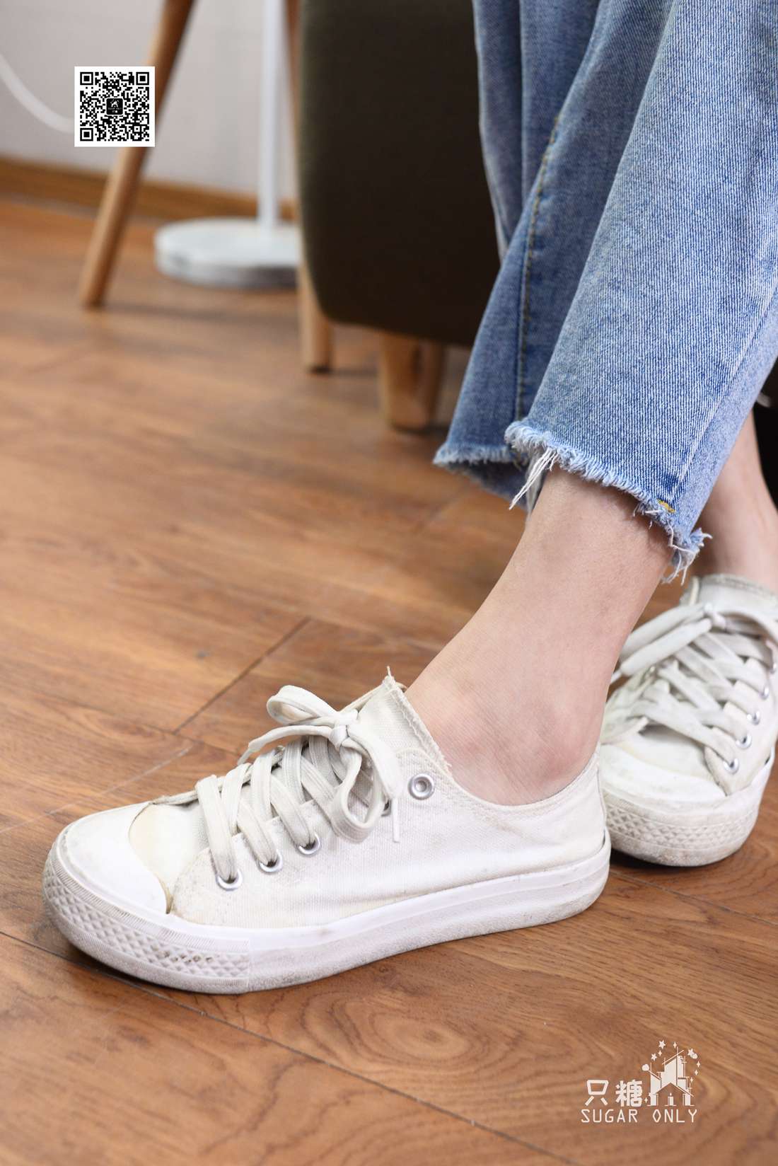 图片[52]-[只糖棉袜] NO.049 小白鞋里的一抹红 在线浏览 – 速更版-美库