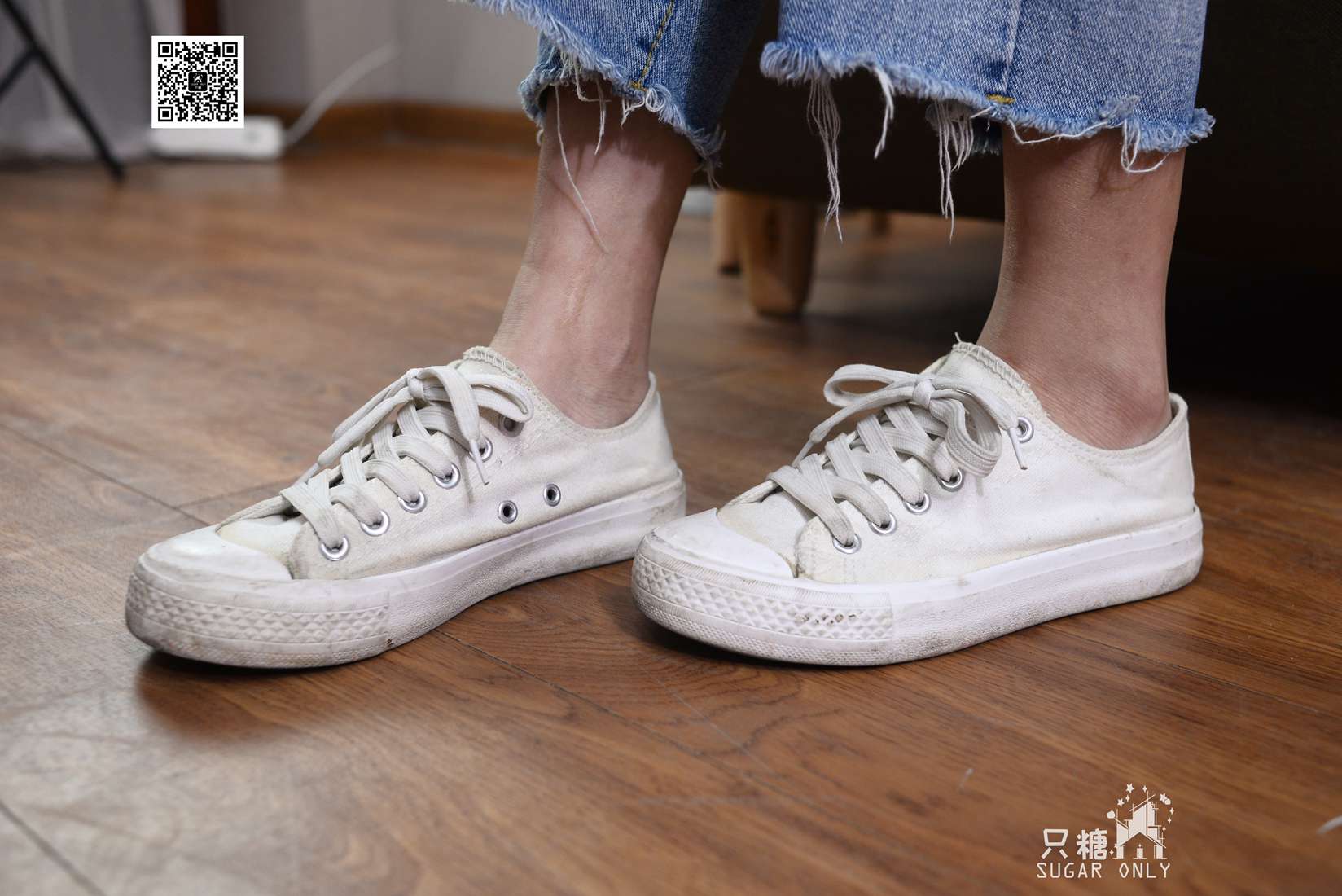 图片[60]-[只糖棉袜] NO.049 小白鞋里的一抹红 在线浏览 – 速更版-美库