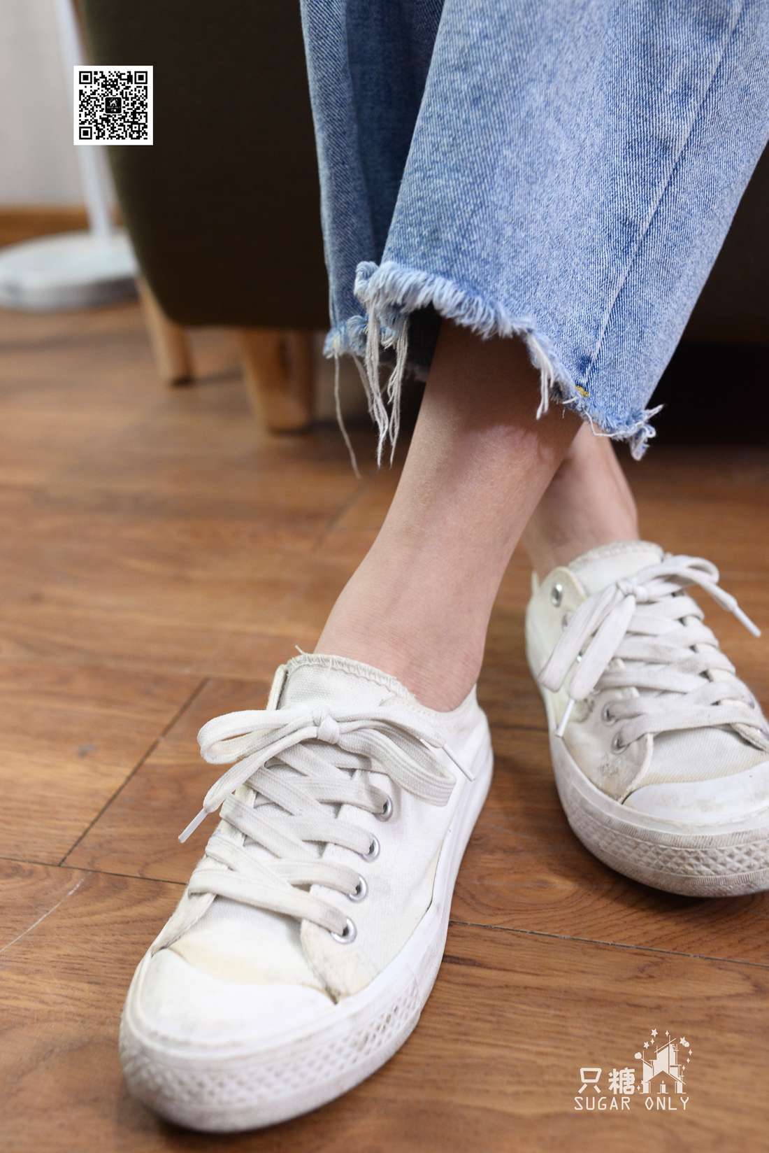 图片[143]-[只糖棉袜] NO.049 小白鞋里的一抹红 在线浏览 – 速更版-美库