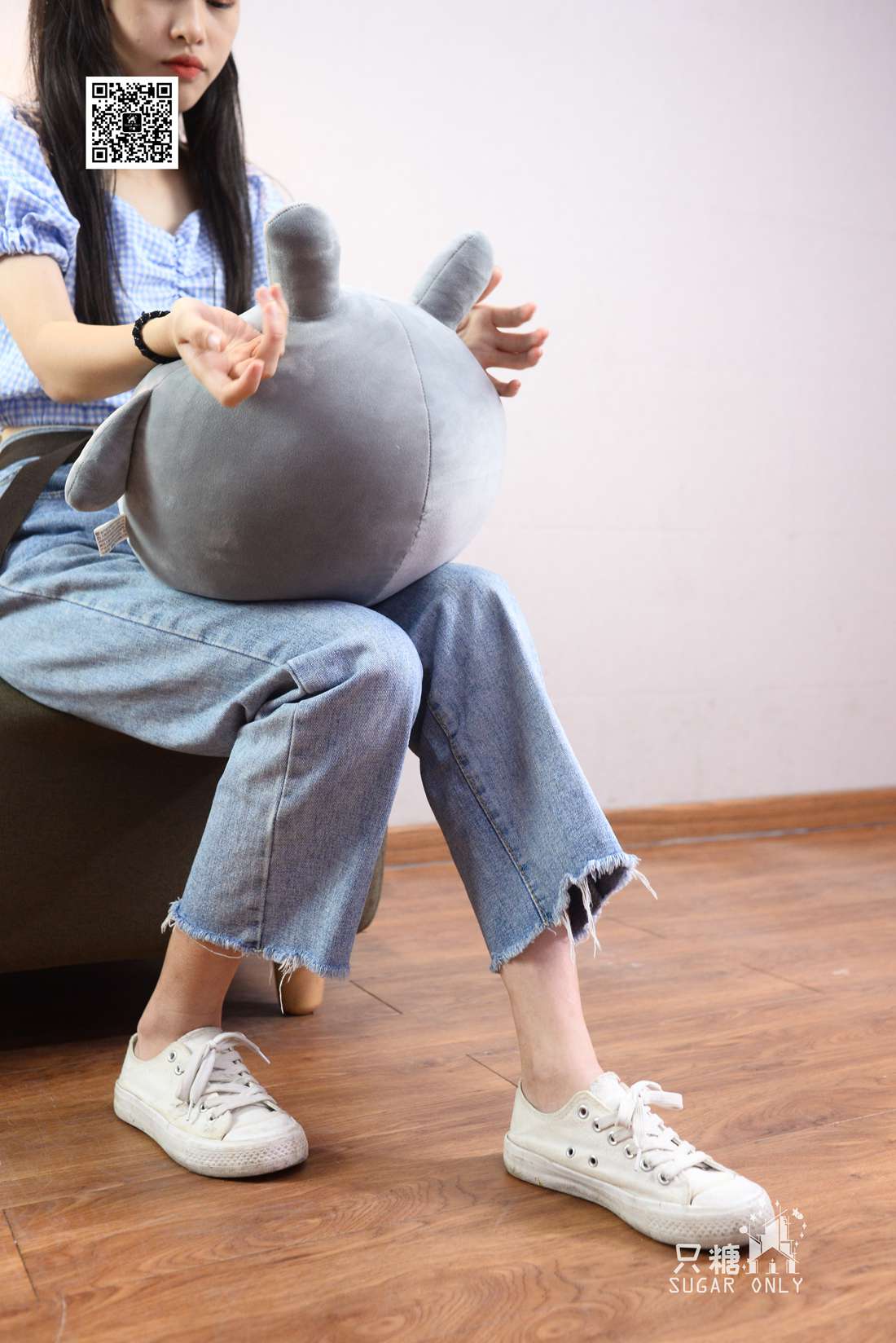 图片[82]-[只糖棉袜] NO.049 小白鞋里的一抹红 在线浏览 – 速更版-美库