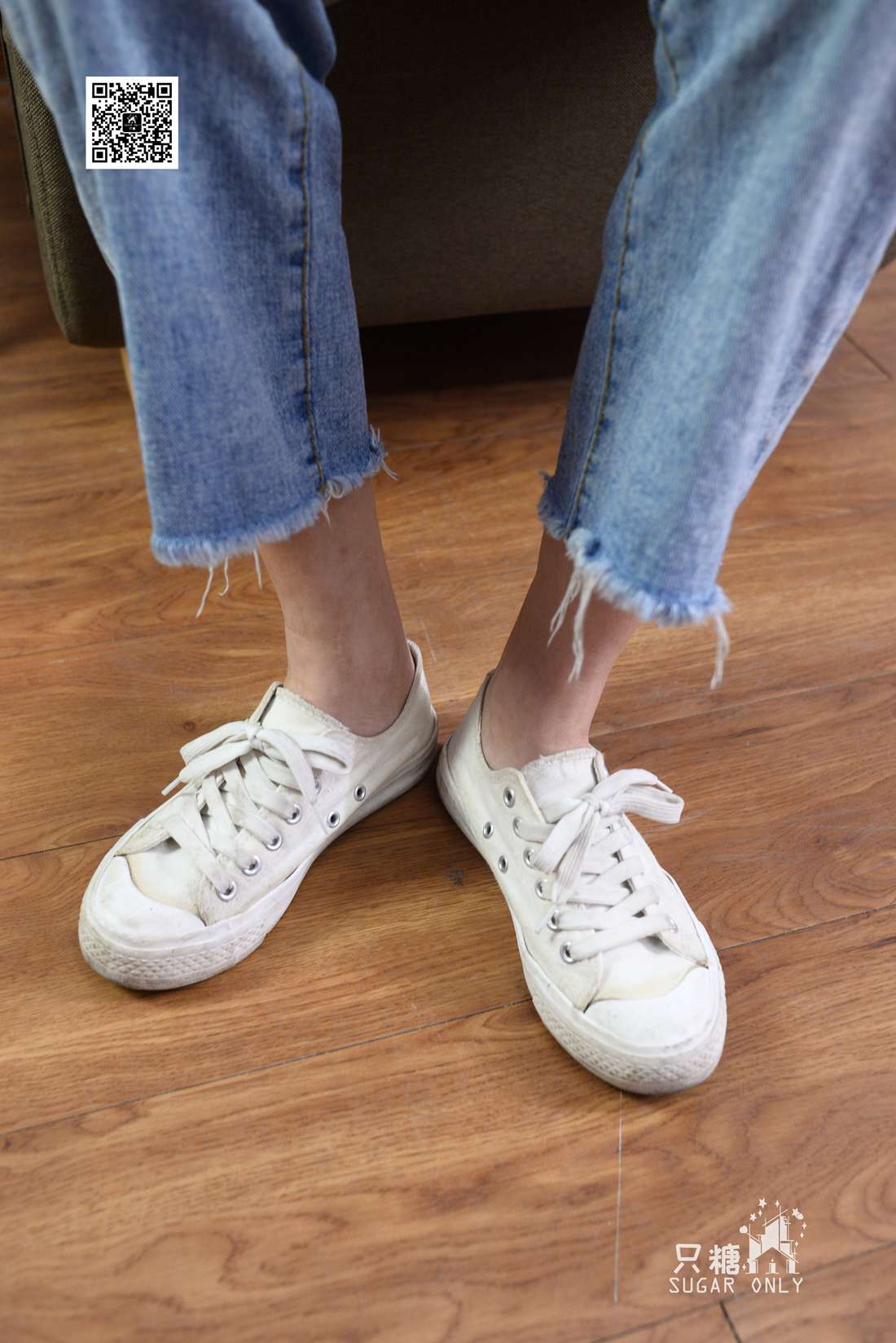 图片[13]-[只糖棉袜] NO.049 小白鞋里的一抹红 在线浏览 – 速更版-美库