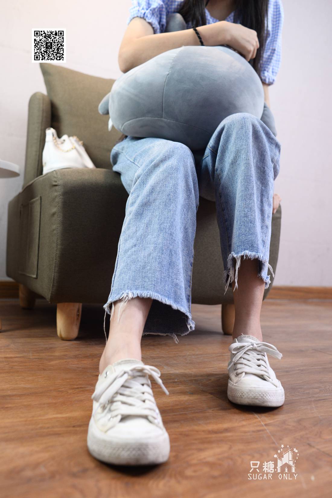 图片[192]-[只糖棉袜] NO.049 小白鞋里的一抹红 在线浏览 – 速更版-美库