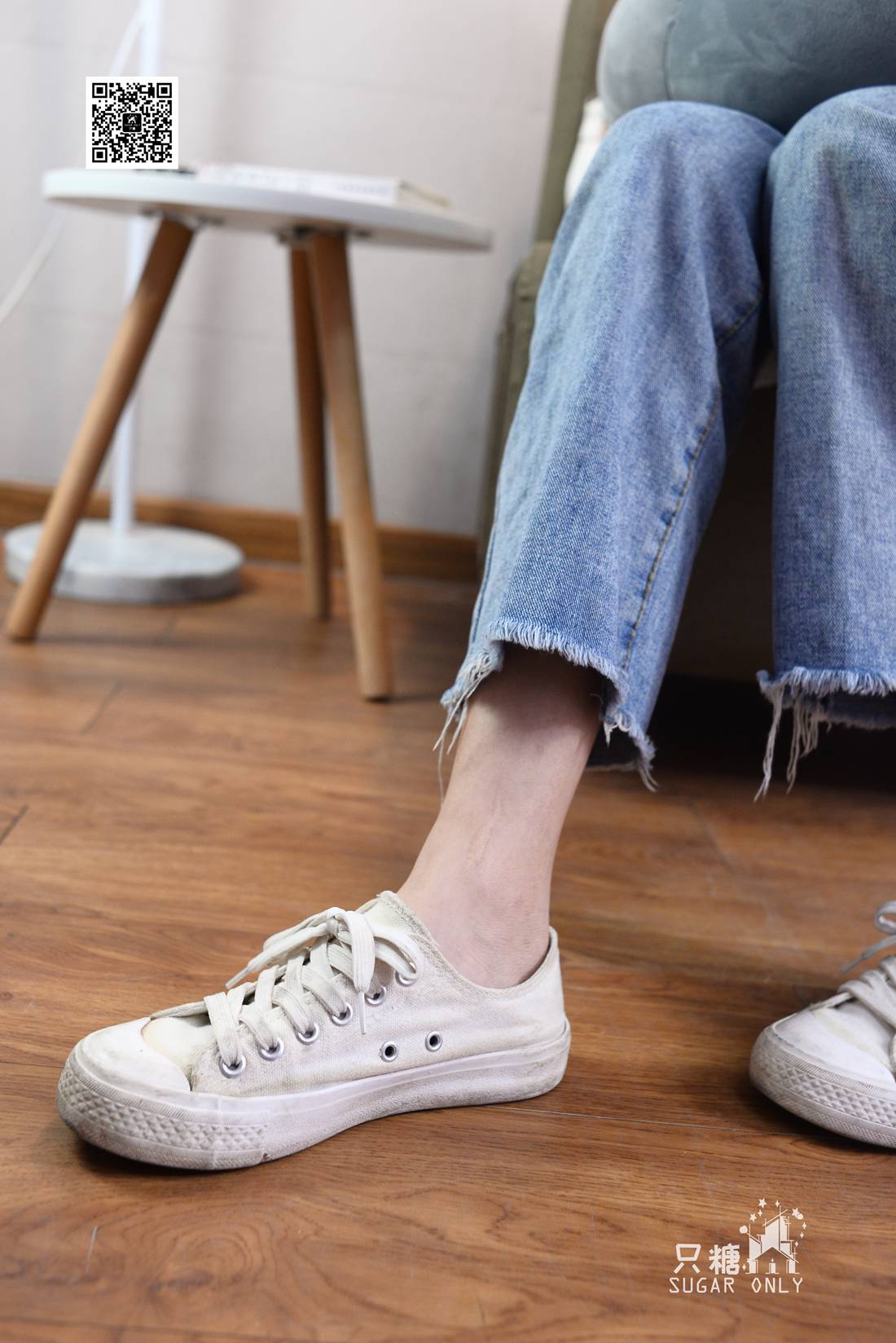 图片[195]-[只糖棉袜] NO.049 小白鞋里的一抹红 在线浏览 – 速更版-美库