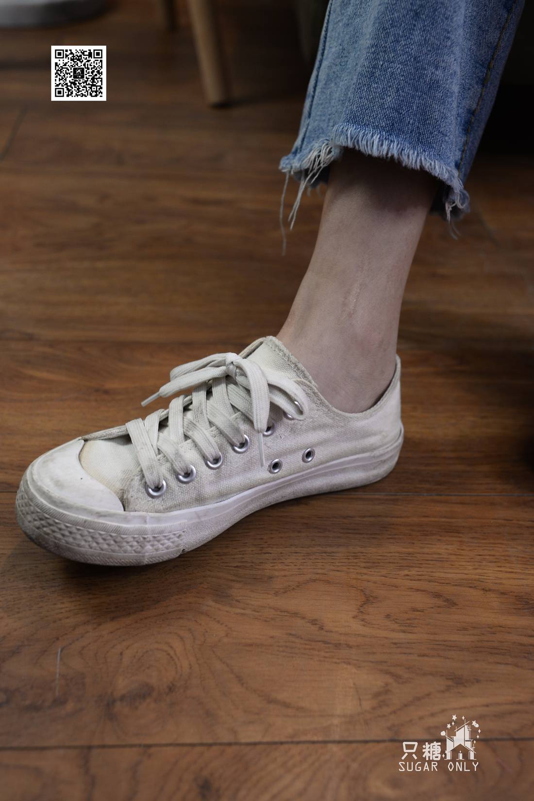 图片[148]-[只糖棉袜] NO.049 小白鞋里的一抹红 在线浏览 – 速更版-美库