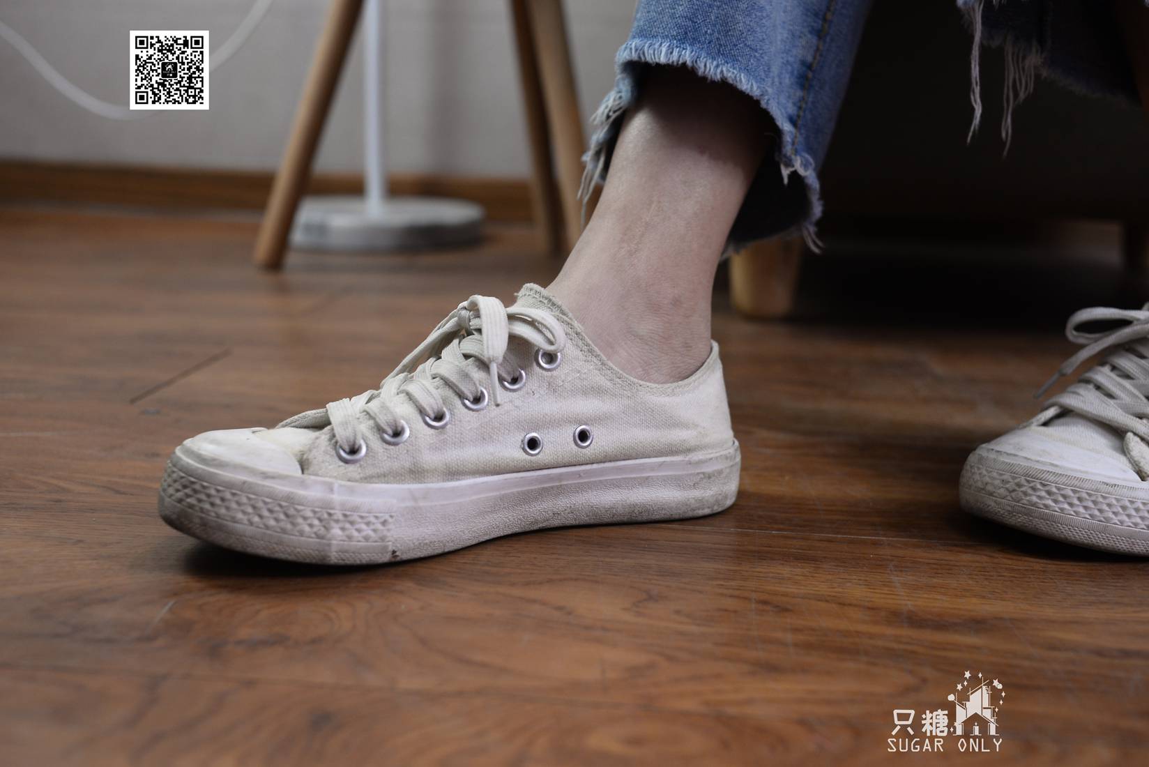 图片[214]-[只糖棉袜] NO.049 小白鞋里的一抹红 在线浏览 – 速更版-美库