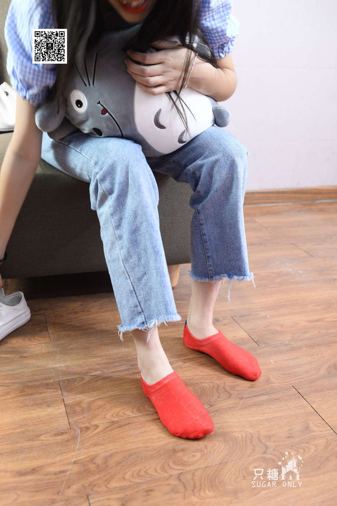 图片[129]-[只糖棉袜] NO.049 小白鞋里的一抹红 在线浏览 – 速更版-美库