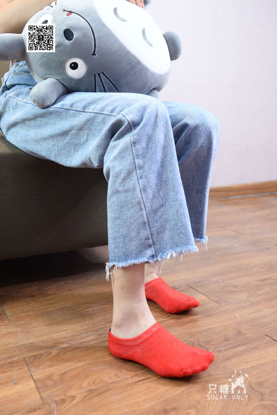 图片[128]-[只糖棉袜] NO.049 小白鞋里的一抹红 在线浏览 – 速更版-美库