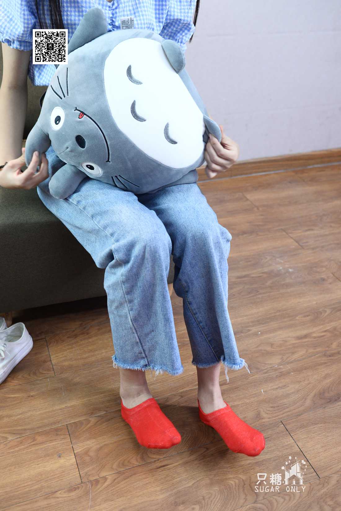 图片[142]-[只糖棉袜] NO.049 小白鞋里的一抹红 在线浏览 – 速更版-美库