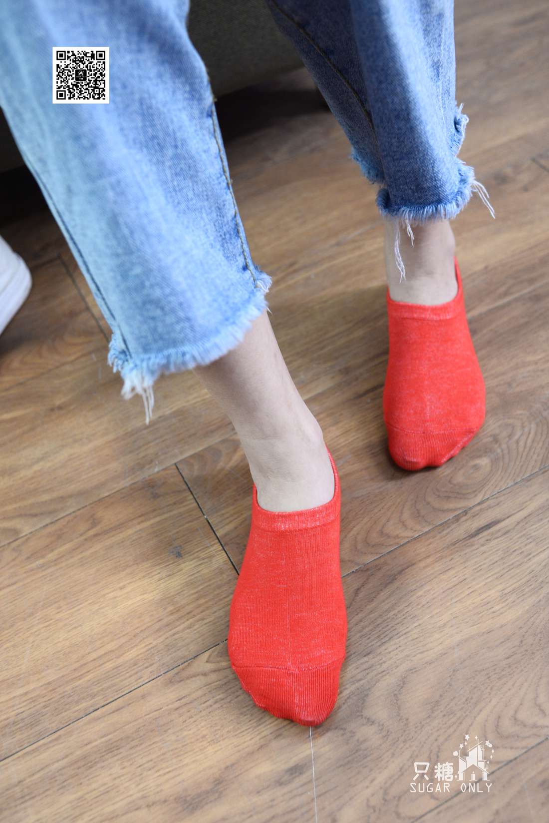 图片[194]-[只糖棉袜] NO.049 小白鞋里的一抹红 在线浏览 – 速更版-美库