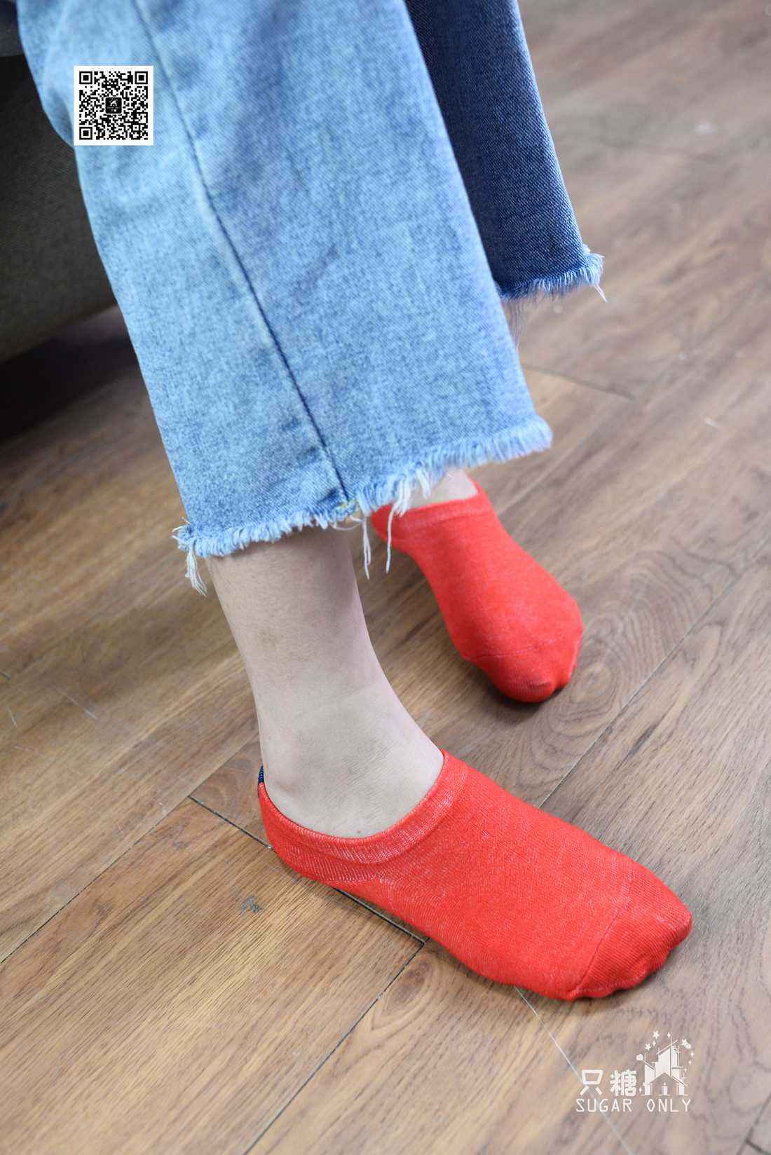 图片[49]-[只糖棉袜] NO.049 小白鞋里的一抹红 在线浏览 – 速更版-美库