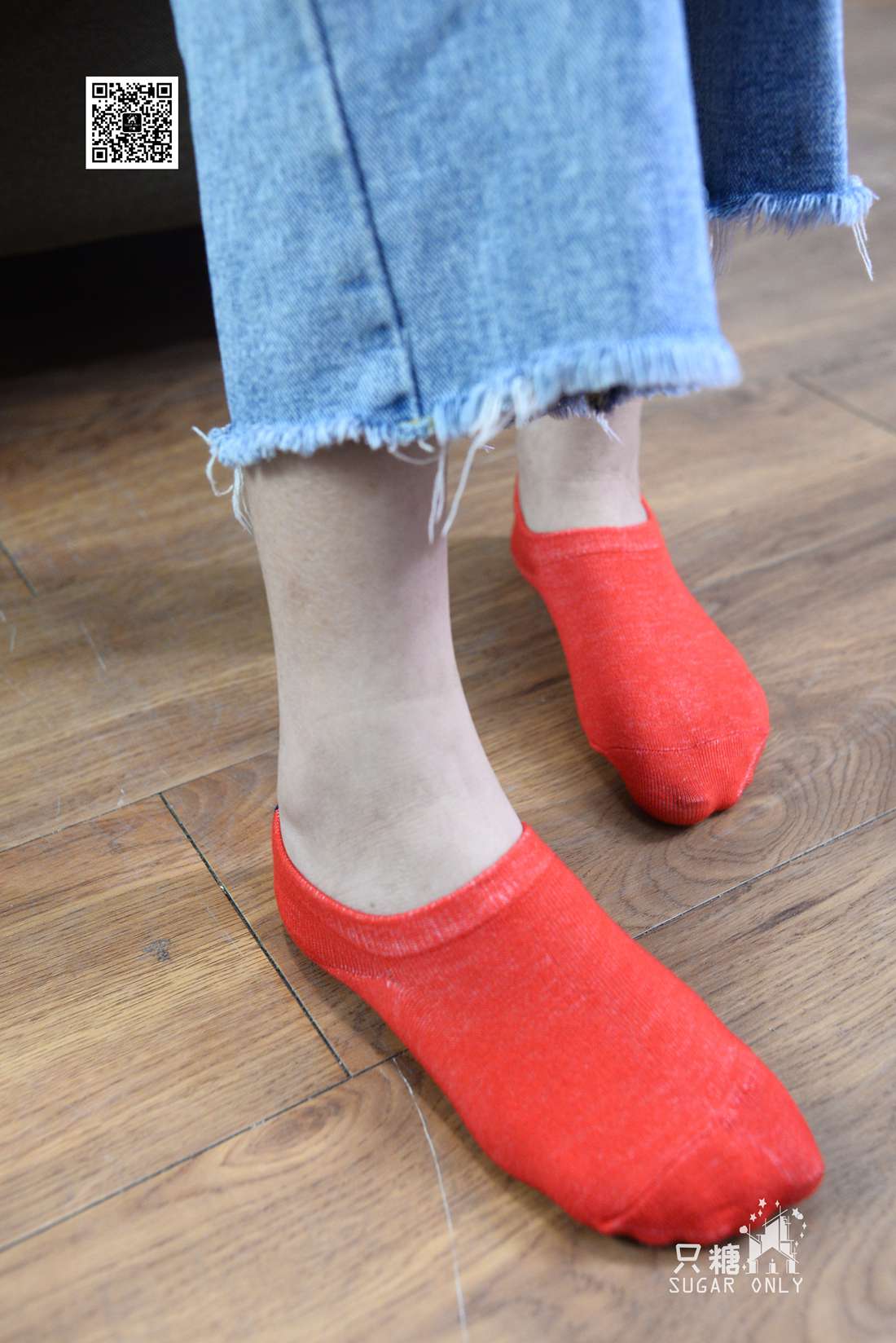 图片[193]-[只糖棉袜] NO.049 小白鞋里的一抹红 在线浏览 – 速更版-美库