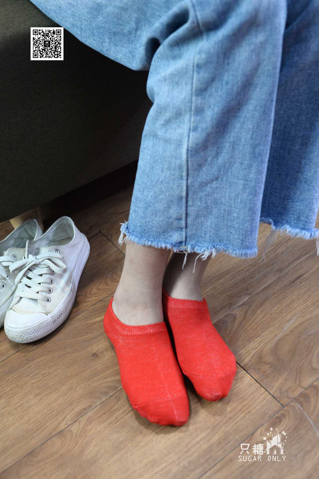 图片[50]-[只糖棉袜] NO.049 小白鞋里的一抹红 在线浏览 – 速更版-美库