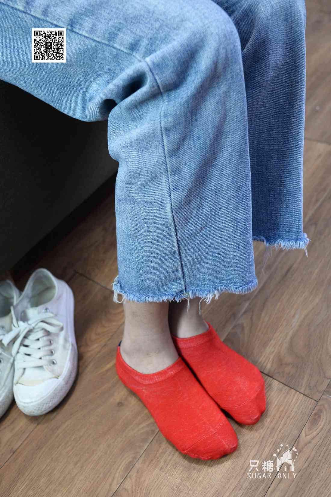 图片[205]-[只糖棉袜] NO.049 小白鞋里的一抹红 在线浏览 – 速更版-美库