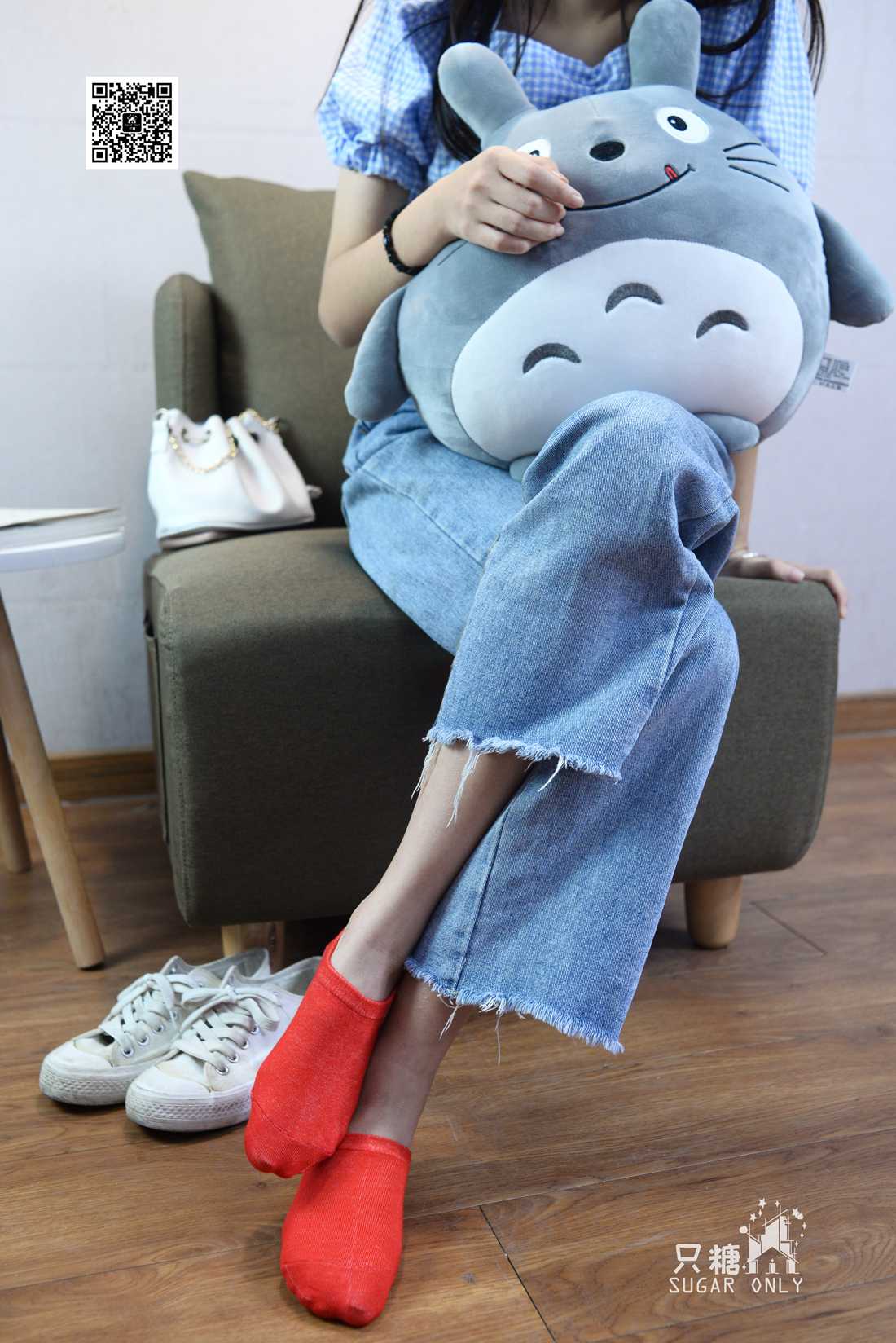 图片[87]-[只糖棉袜] NO.049 小白鞋里的一抹红 在线浏览 – 速更版-美库