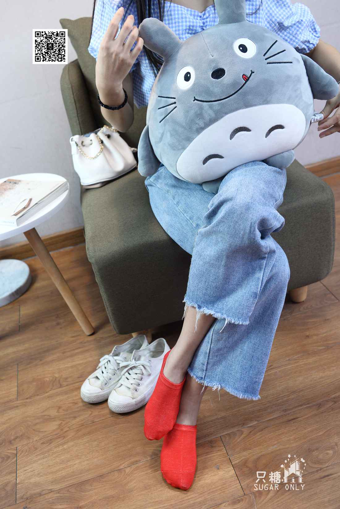 图片[42]-[只糖棉袜] NO.049 小白鞋里的一抹红 在线浏览 – 速更版-美库