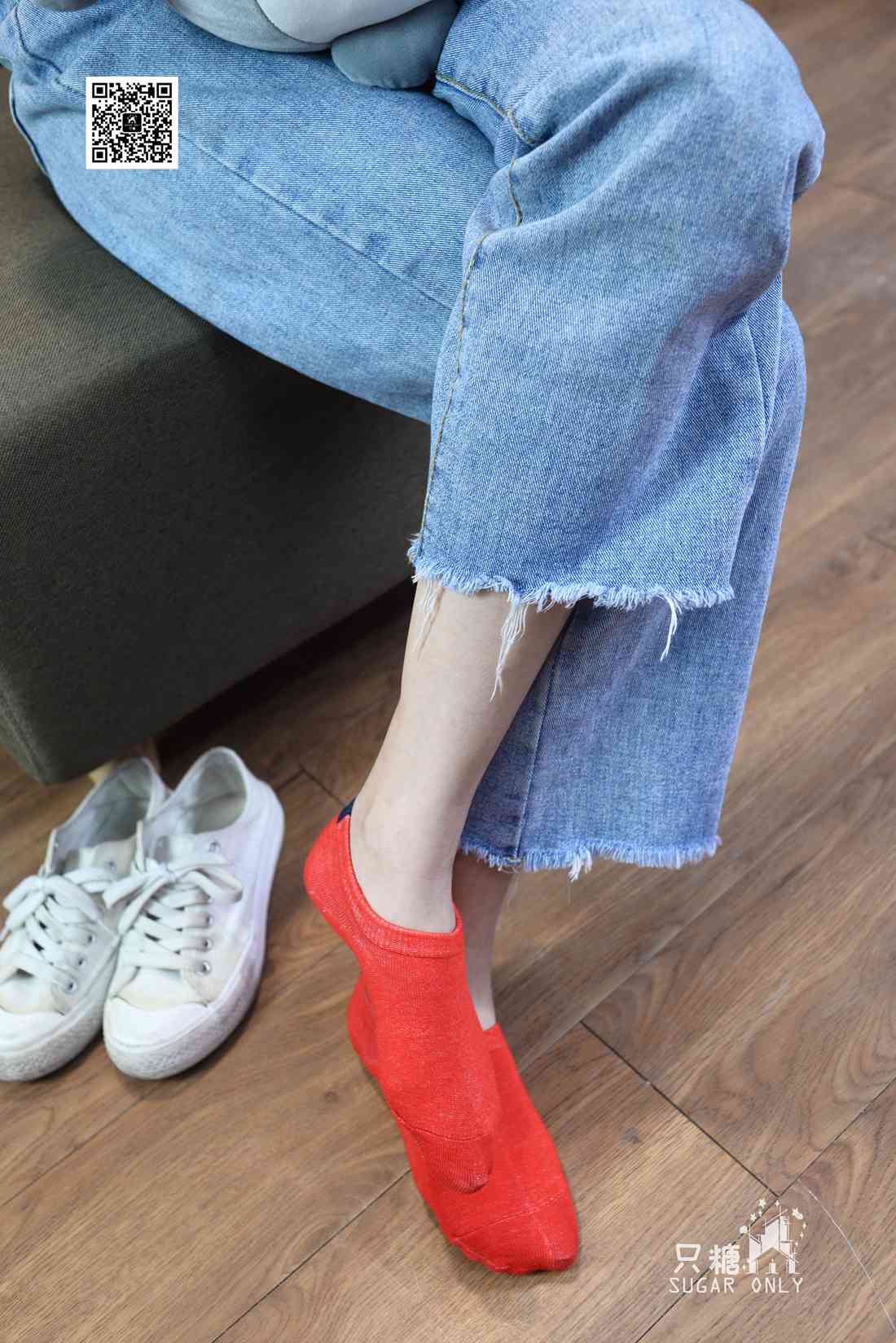 图片[25]-[只糖棉袜] NO.049 小白鞋里的一抹红 在线浏览 – 速更版-美库