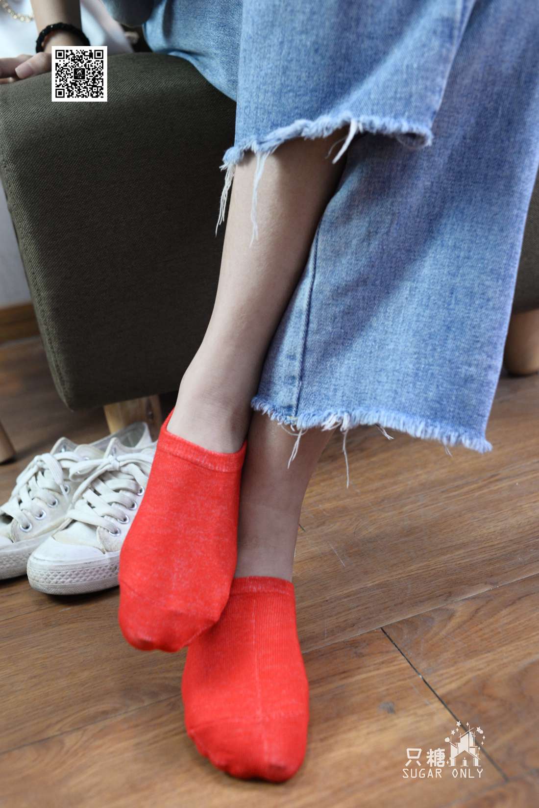 图片[230]-[只糖棉袜] NO.049 小白鞋里的一抹红 在线浏览 – 速更版-美库