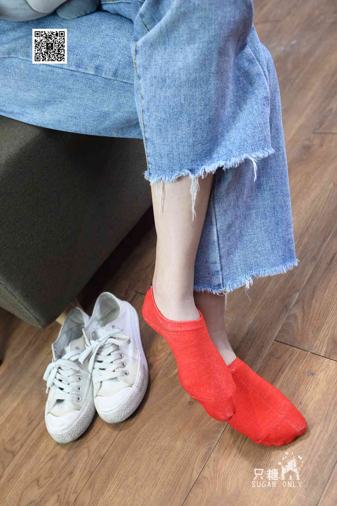图片[55]-[只糖棉袜] NO.049 小白鞋里的一抹红 在线浏览 – 速更版-美库