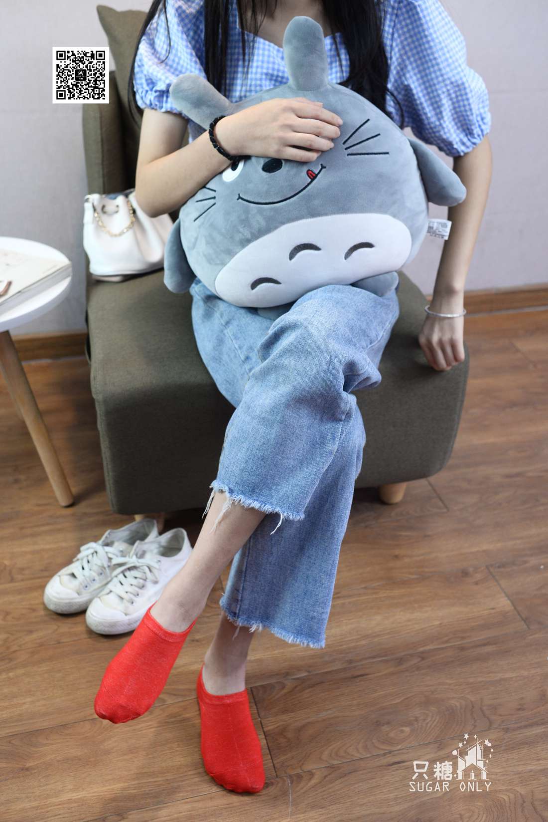 图片[136]-[只糖棉袜] NO.049 小白鞋里的一抹红 在线浏览 – 速更版-美库