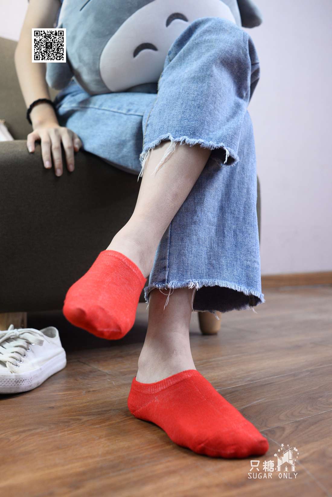 图片[46]-[只糖棉袜] NO.049 小白鞋里的一抹红 在线浏览 – 速更版-美库