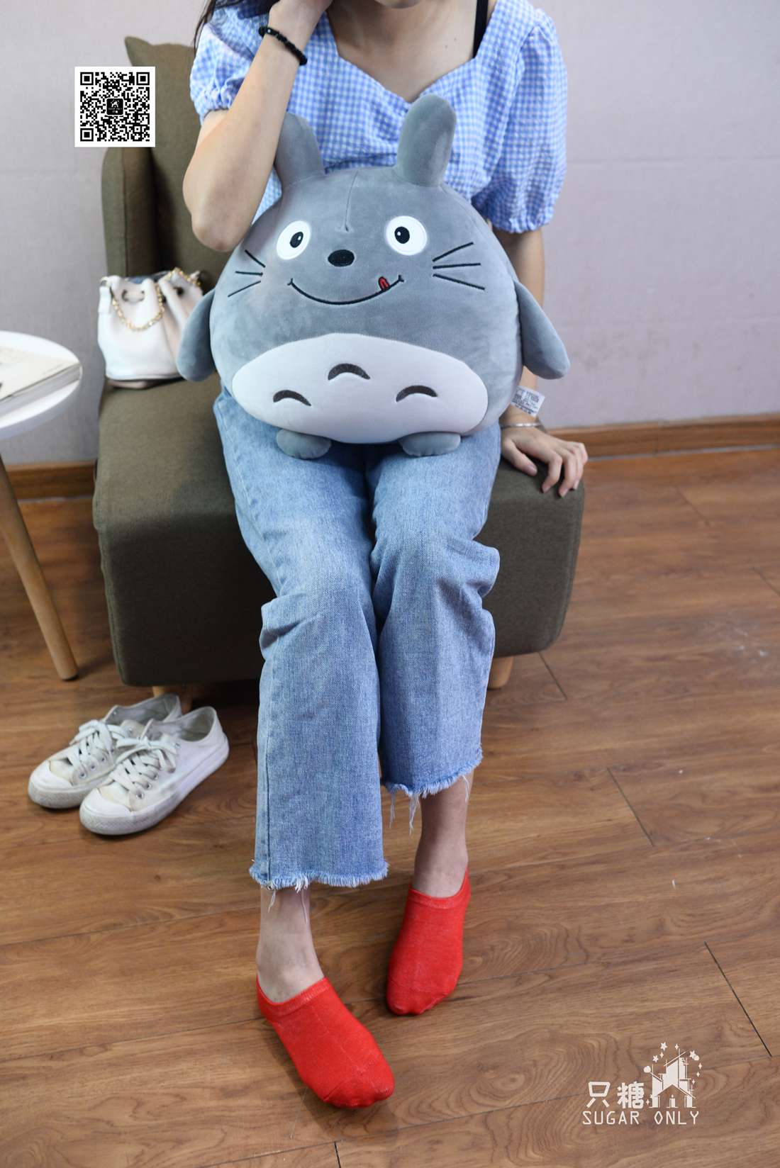 图片[226]-[只糖棉袜] NO.049 小白鞋里的一抹红 在线浏览 – 速更版-美库