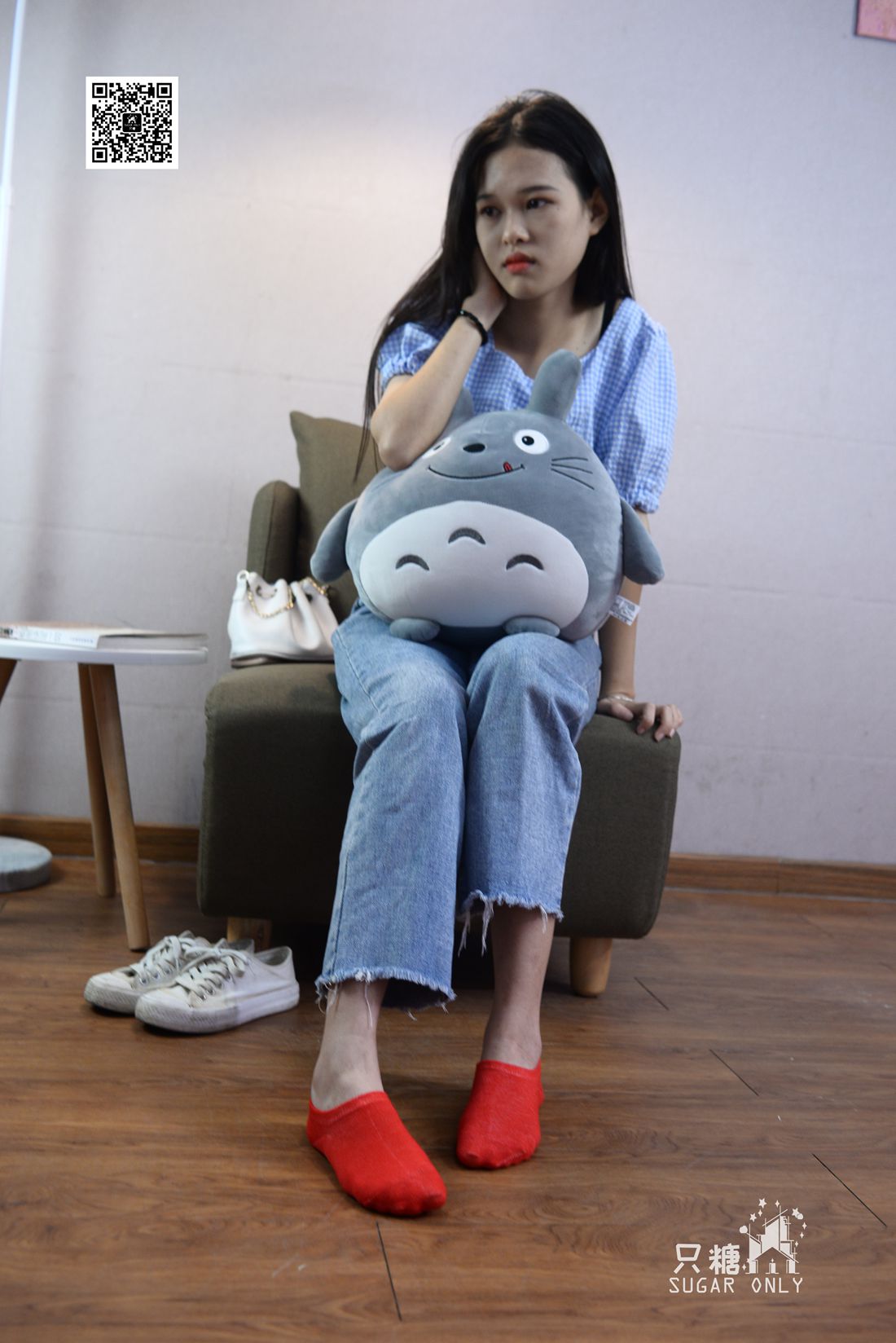 图片[146]-[只糖棉袜] NO.049 小白鞋里的一抹红 在线浏览 – 速更版-美库