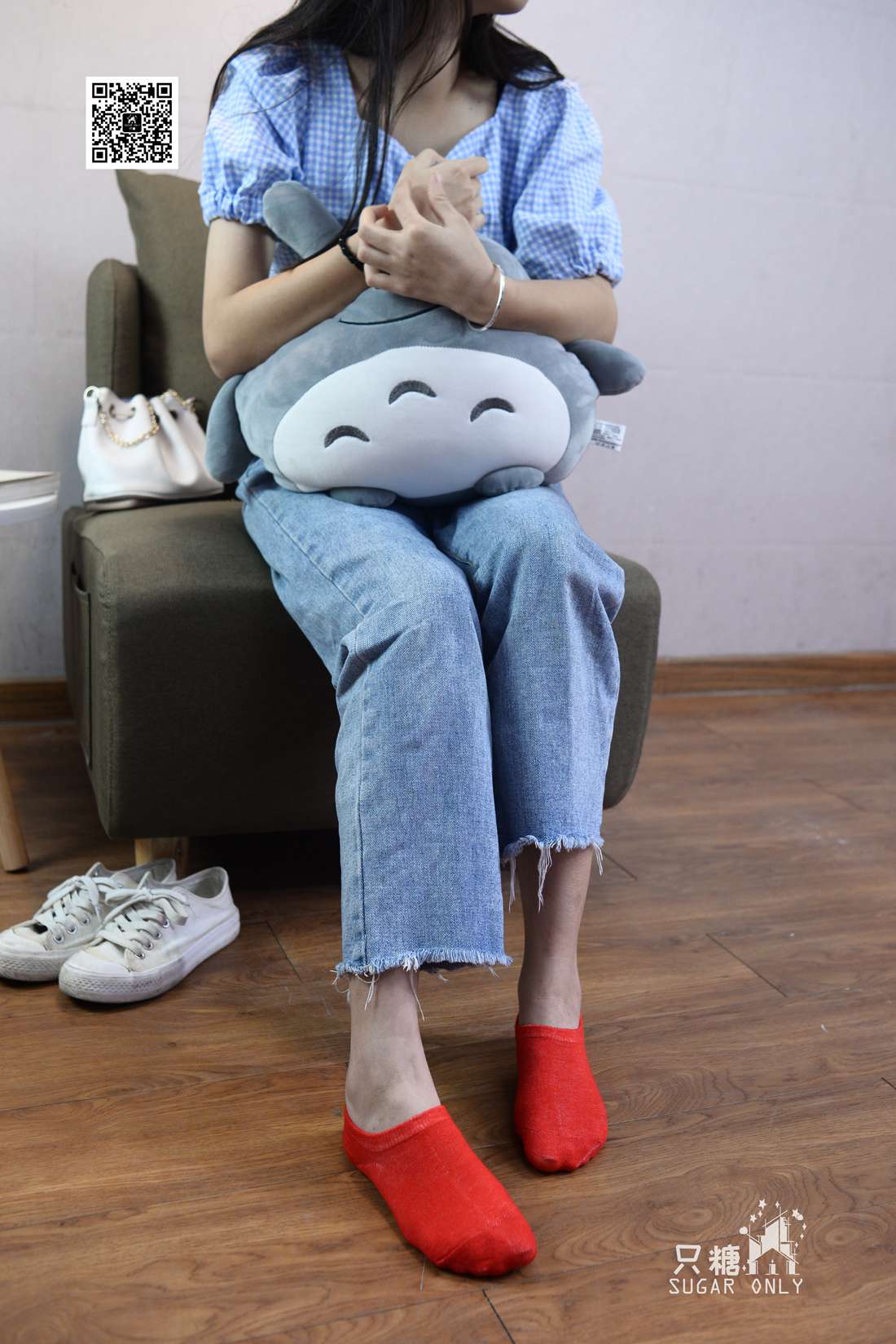 图片[18]-[只糖棉袜] NO.049 小白鞋里的一抹红 在线浏览 – 速更版-美库