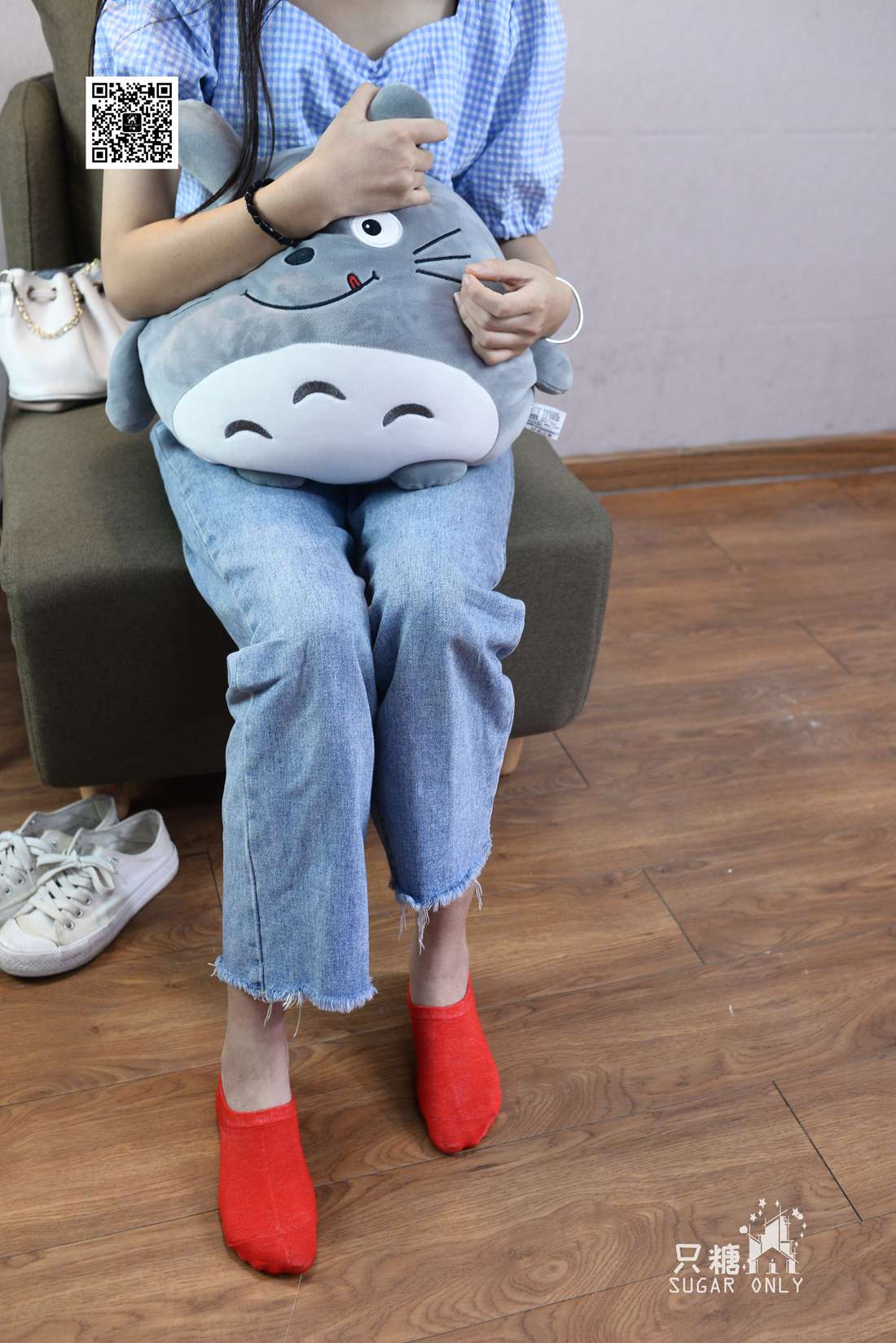 图片[127]-[只糖棉袜] NO.049 小白鞋里的一抹红 在线浏览 – 速更版-美库