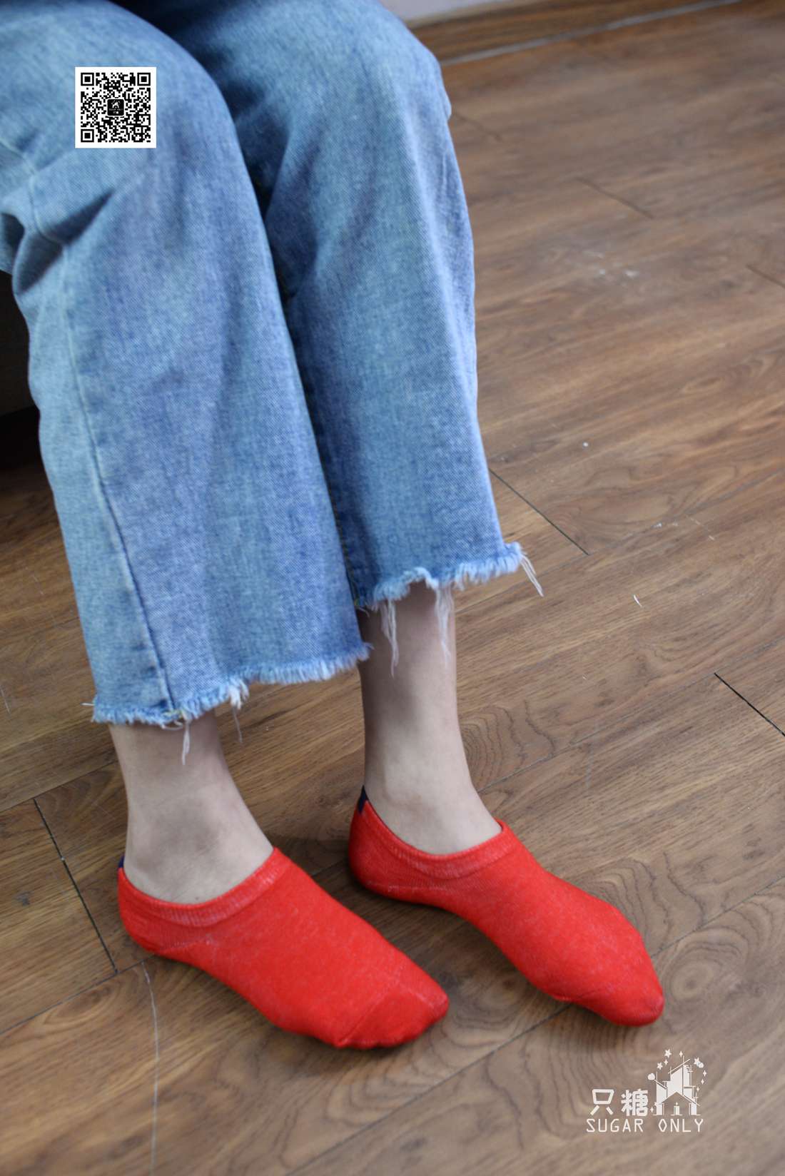 图片[130]-[只糖棉袜] NO.049 小白鞋里的一抹红 在线浏览 – 速更版-美库