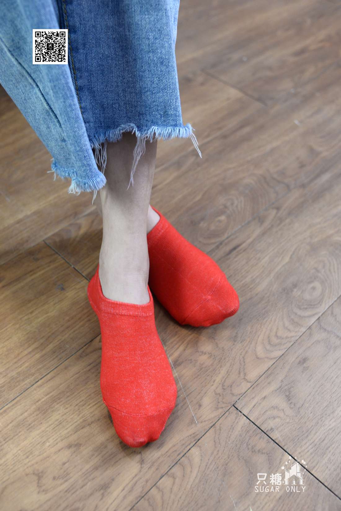 图片[79]-[只糖棉袜] NO.049 小白鞋里的一抹红 在线浏览 – 速更版-美库